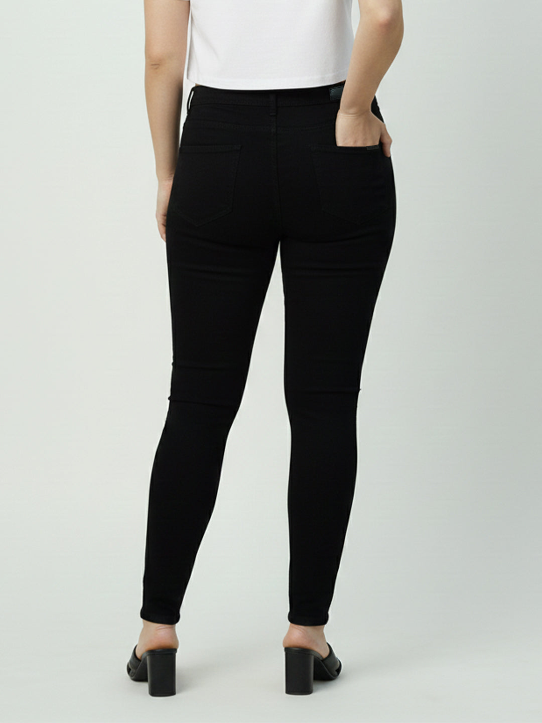 Women Mid-Rise Sculpt Fit Jeans