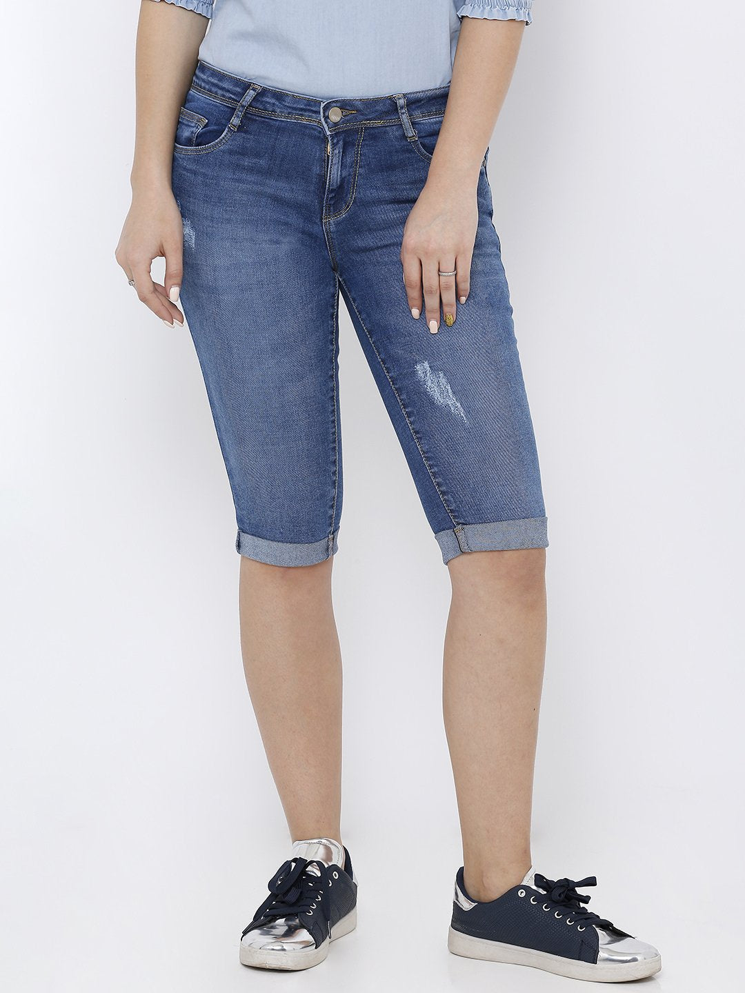 Women Blue Mid-Rise Slim Capri