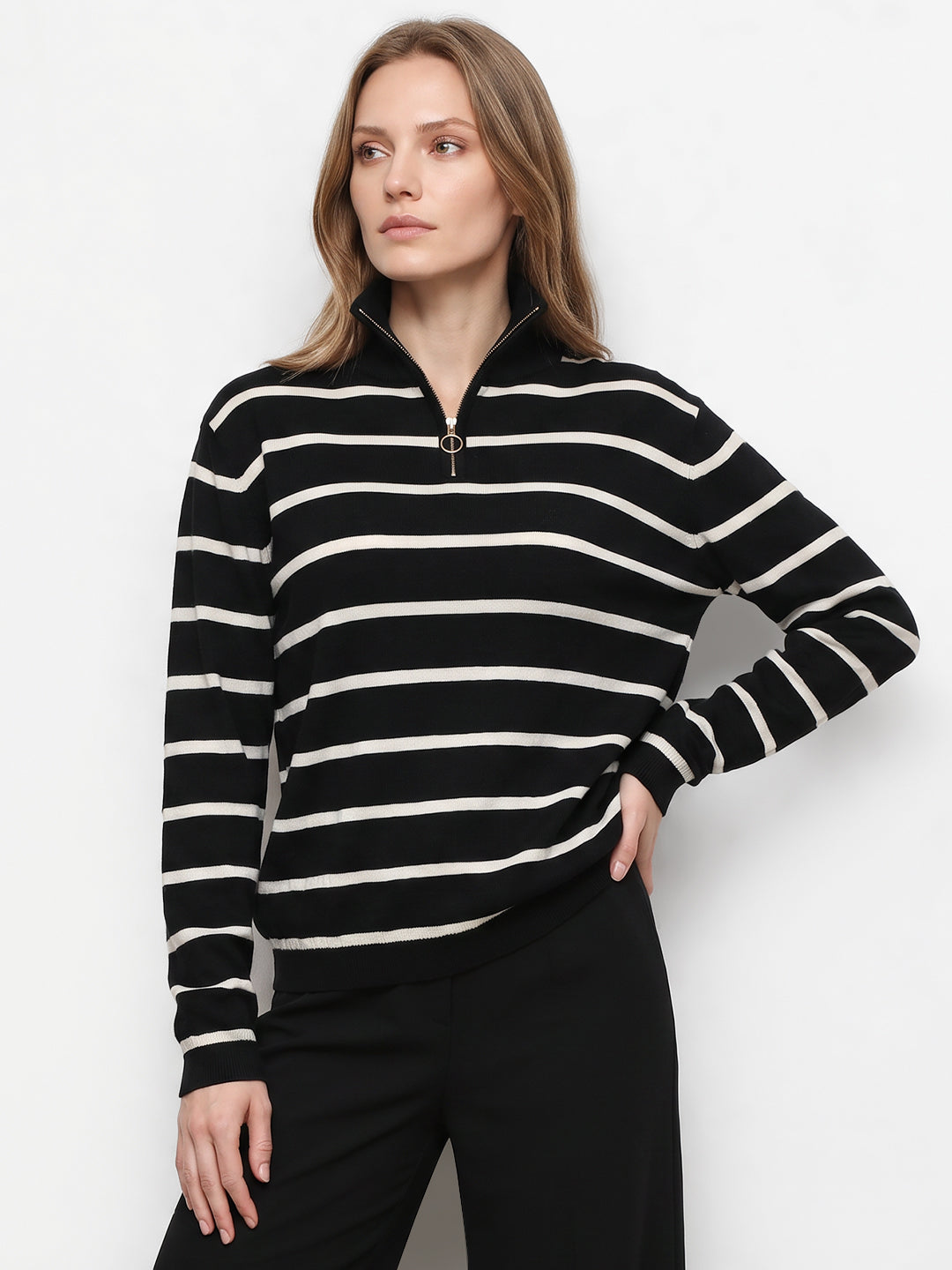 Women Black/Ivory Flat Knit