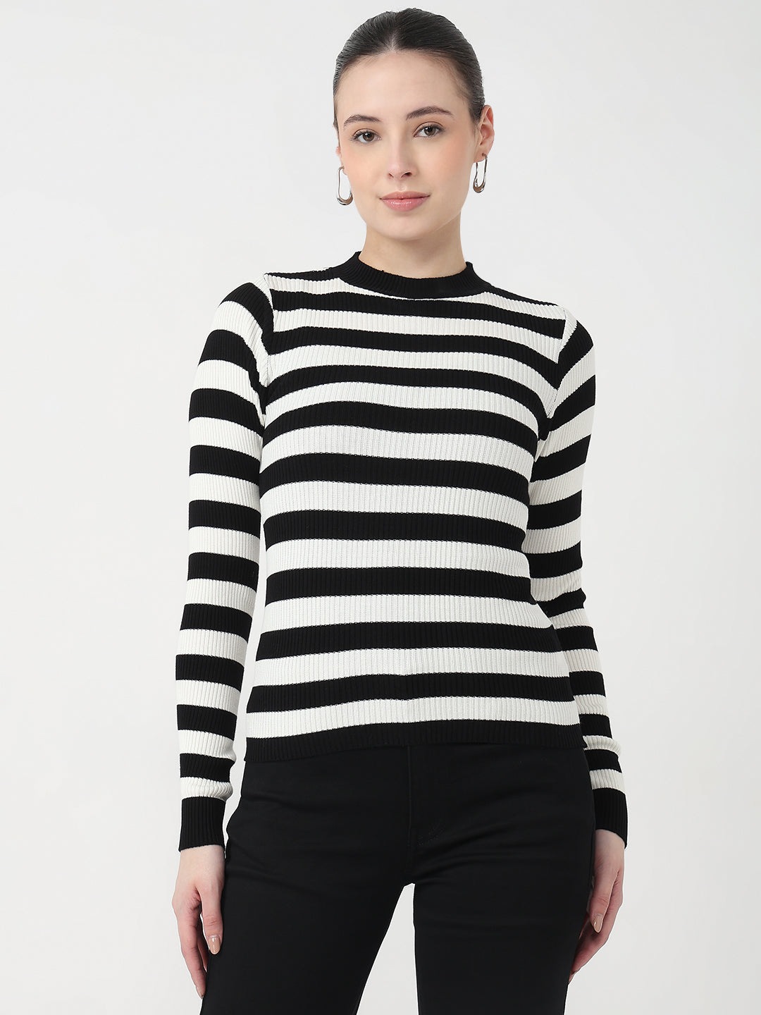 Women Black/Ivory Slim Fit Flat Knit