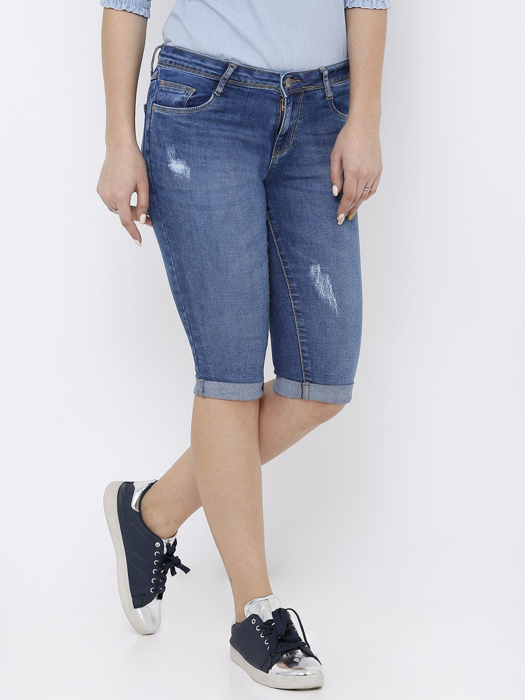 Women Blue Mid-Rise Slim Capri