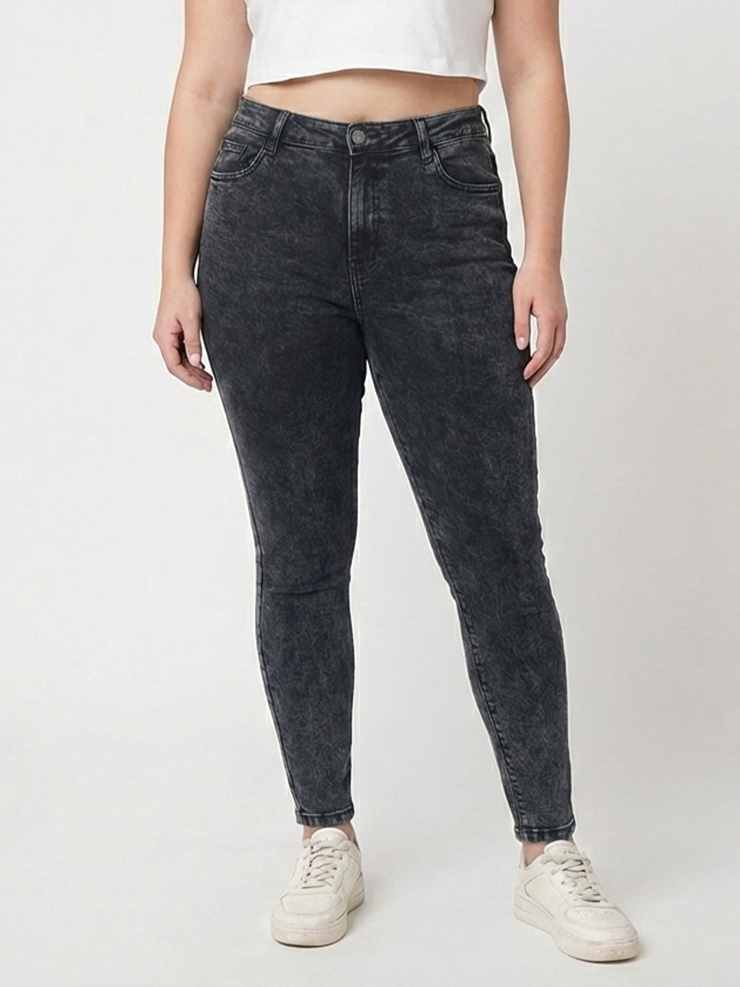 Women Carbon Black Mid-Rise Skinny Jeans