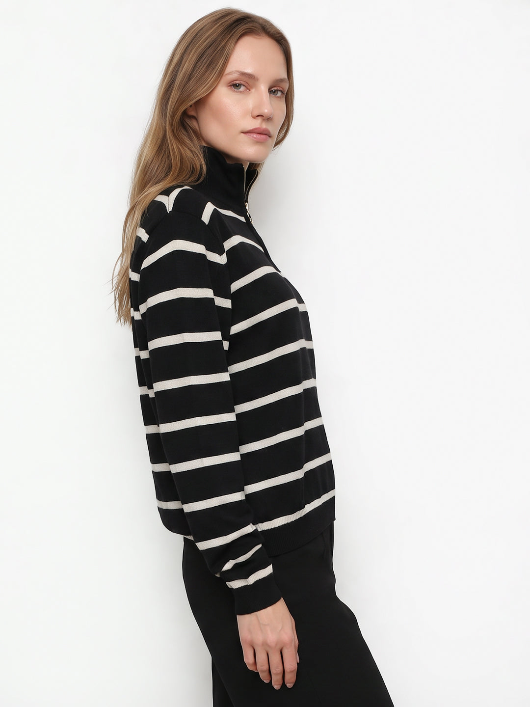 Women Black/Ivory Flat Knit