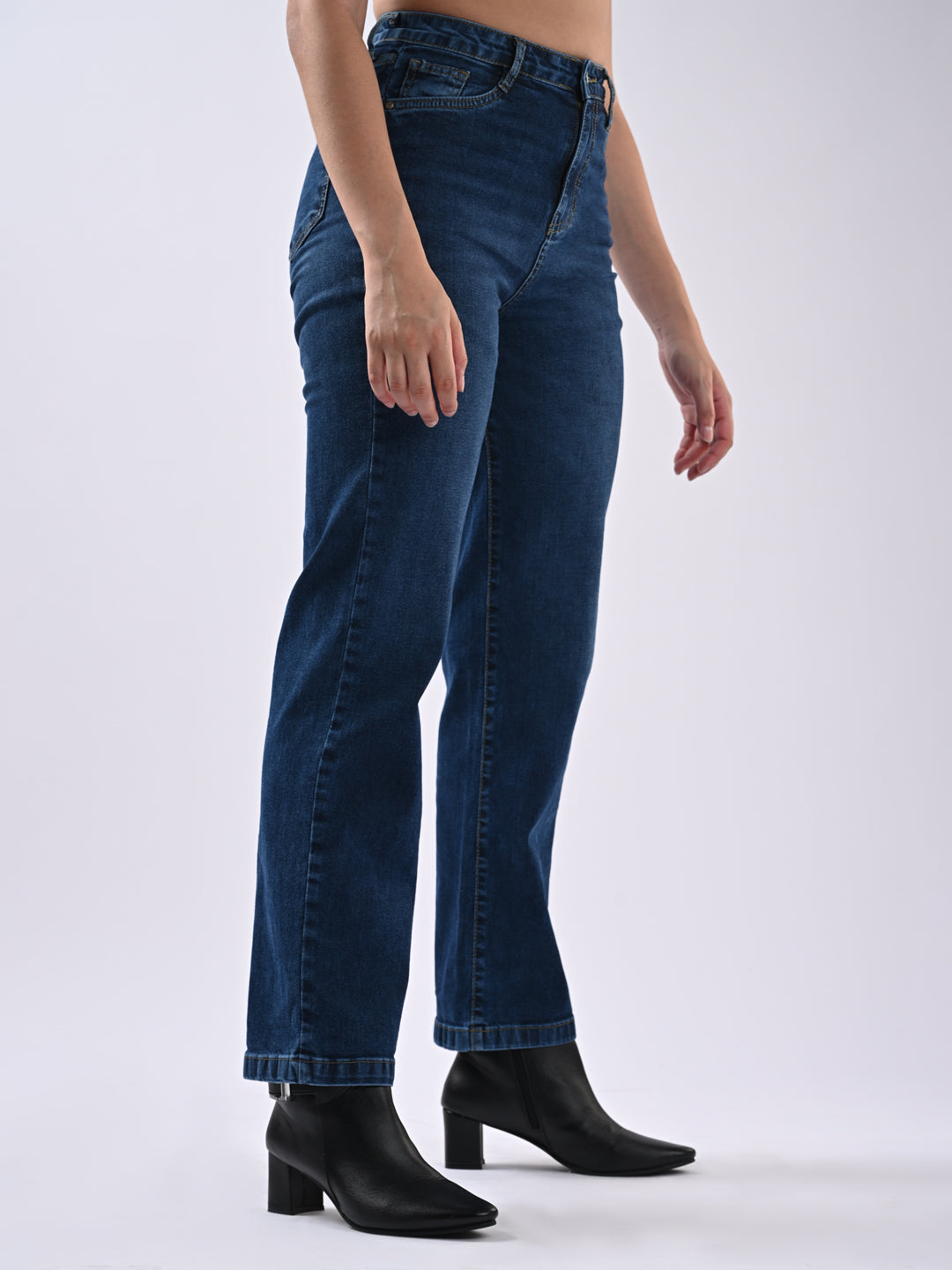 Women High-Rise Loose Straight Fit Jeans