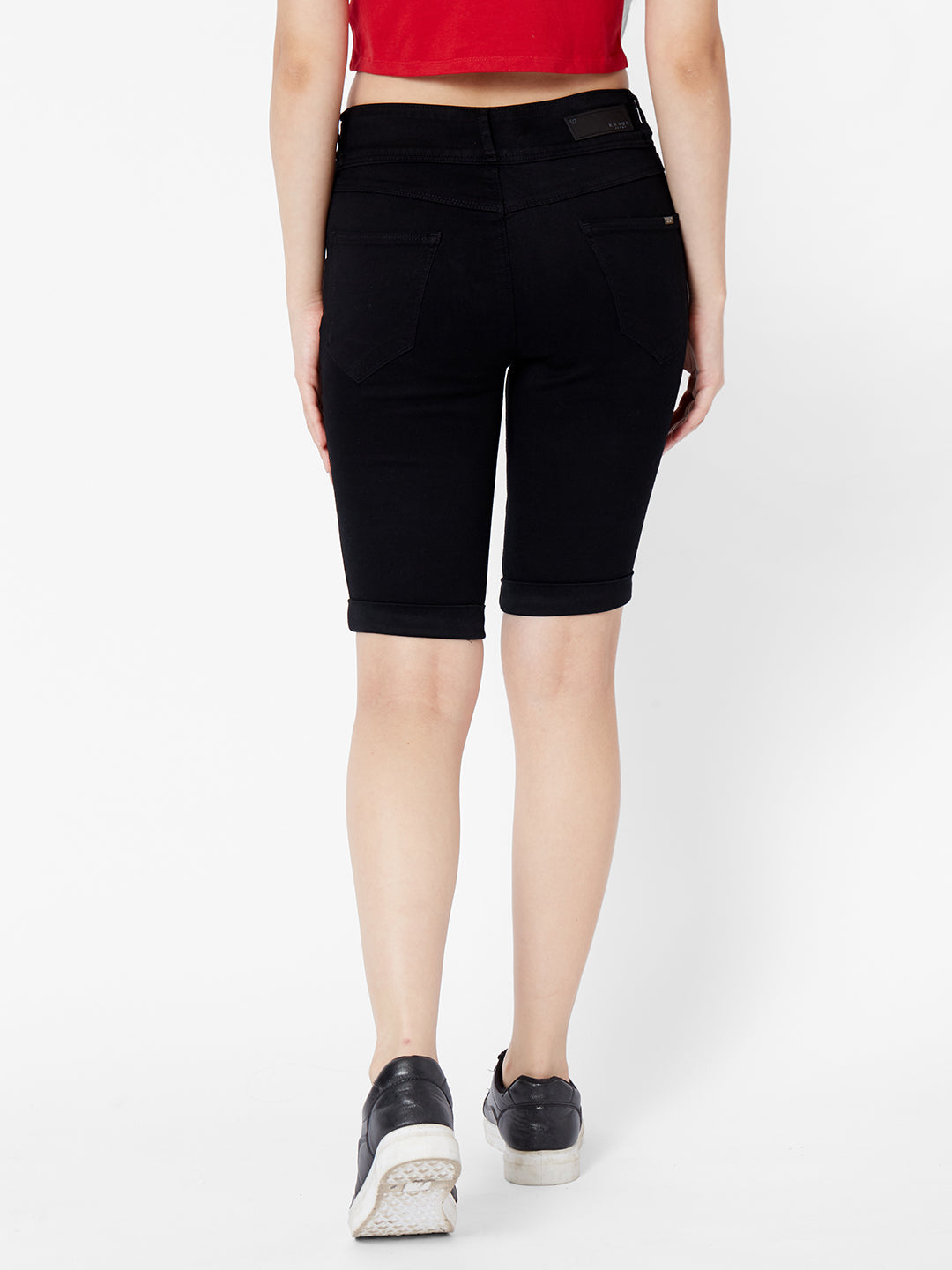 Women Black Mid-Rise Slim Capri