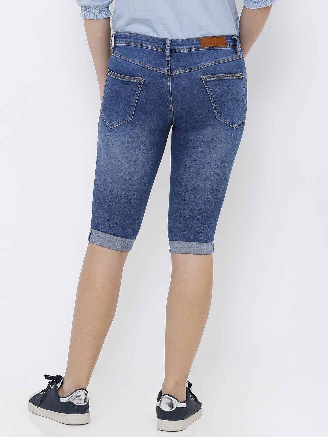 Women Blue Mid-Rise Slim Capri