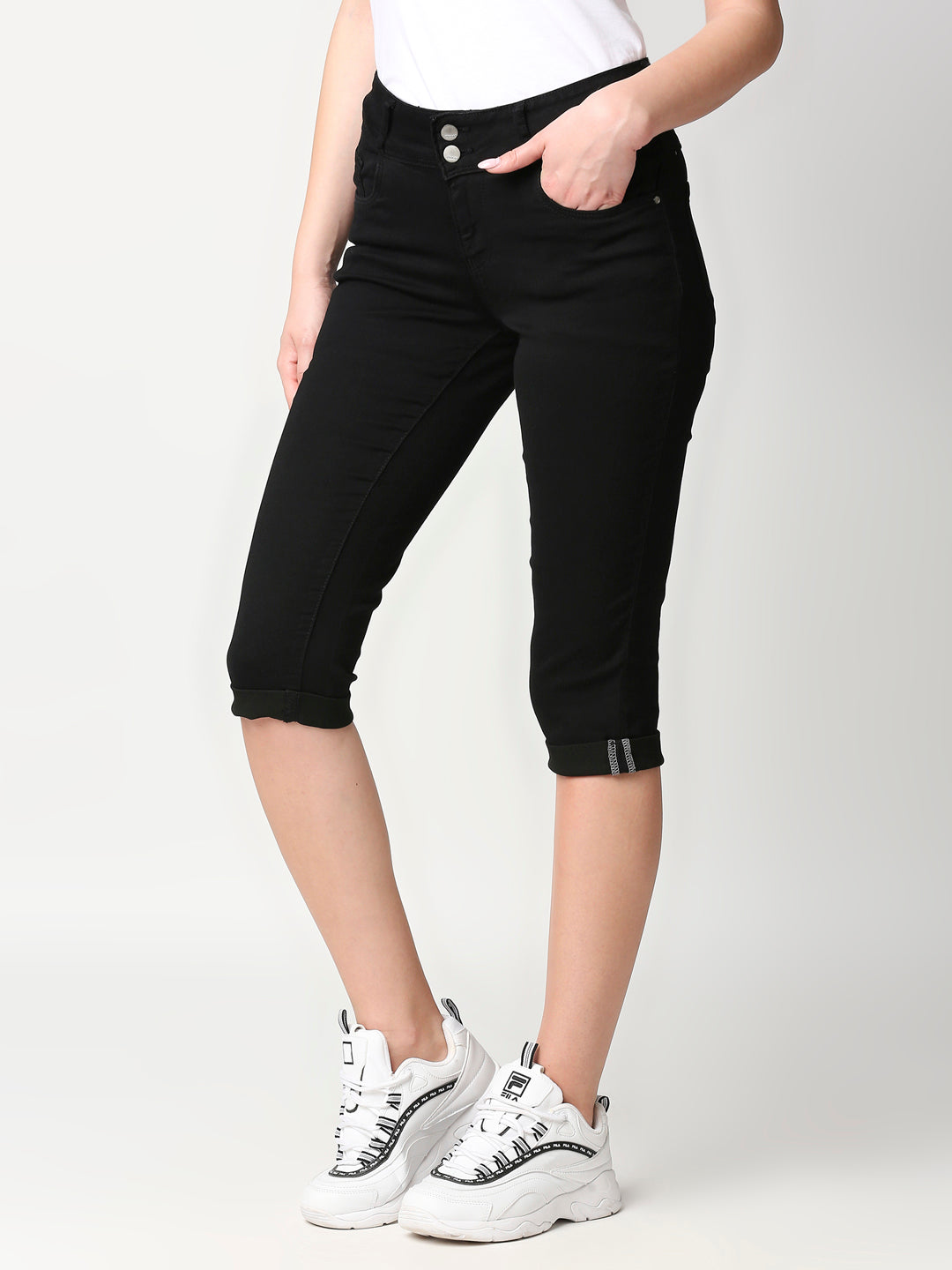 Women Black Mid-Rise Slim Capri