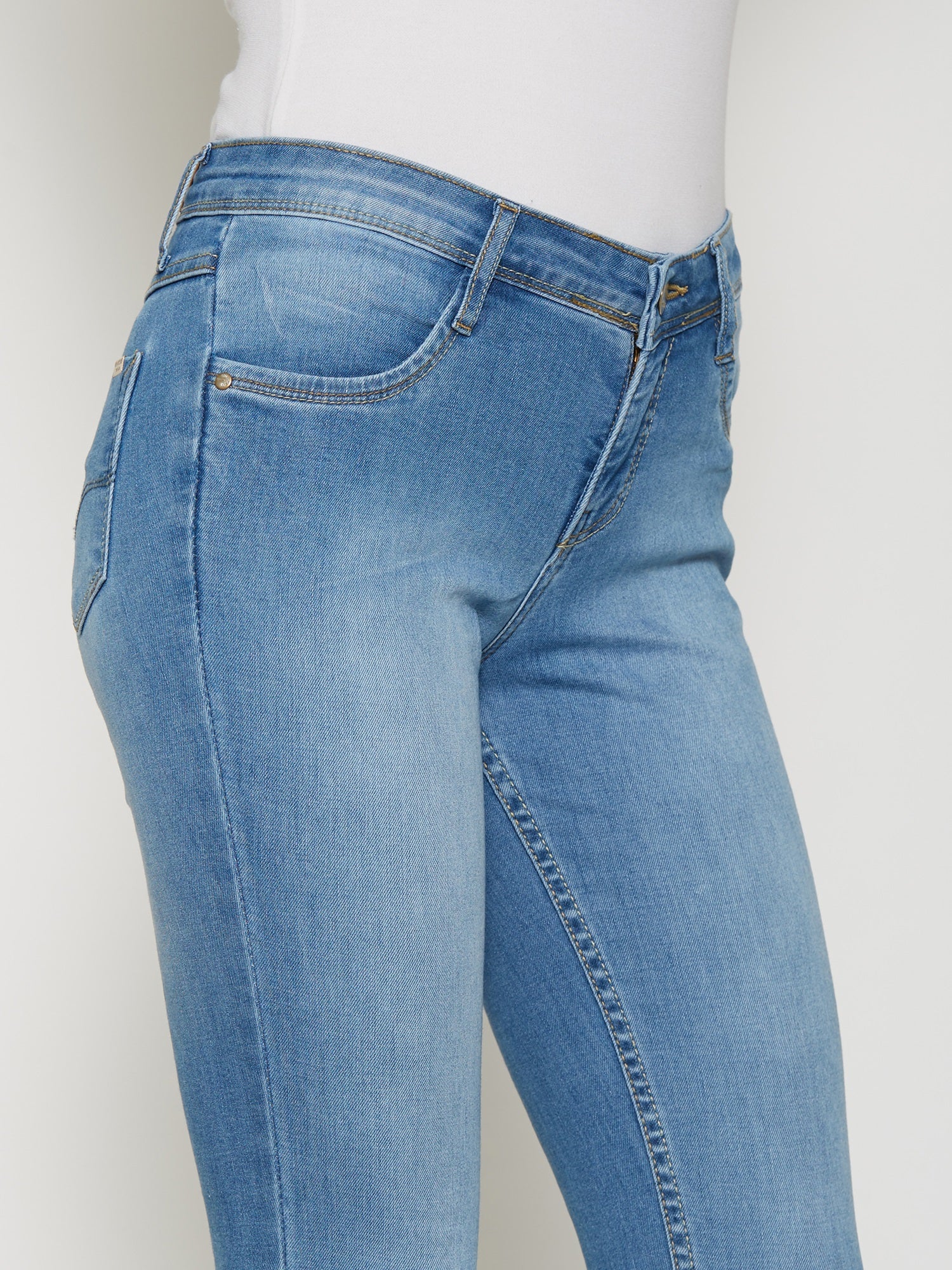 Women Blue High-Rise Slimming Skinny Jeans
