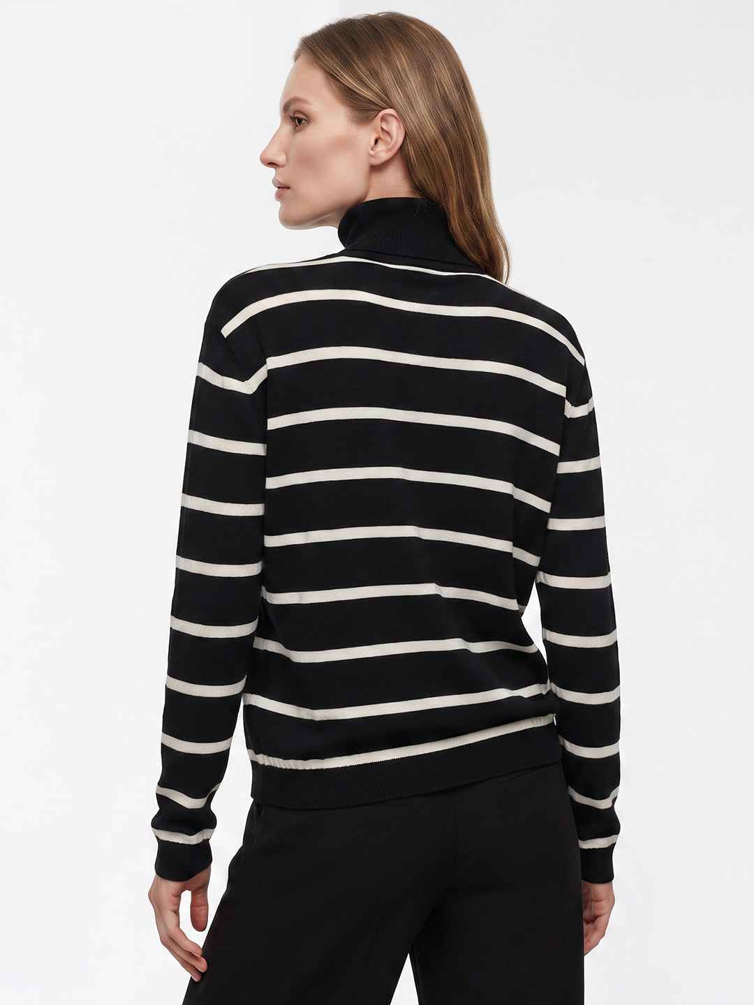 Women Black/Ivory Flat Knit