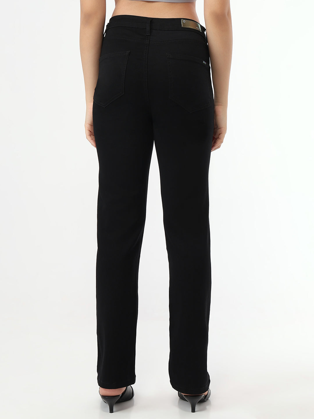 Women Solid Slim Straight Fit Jeans