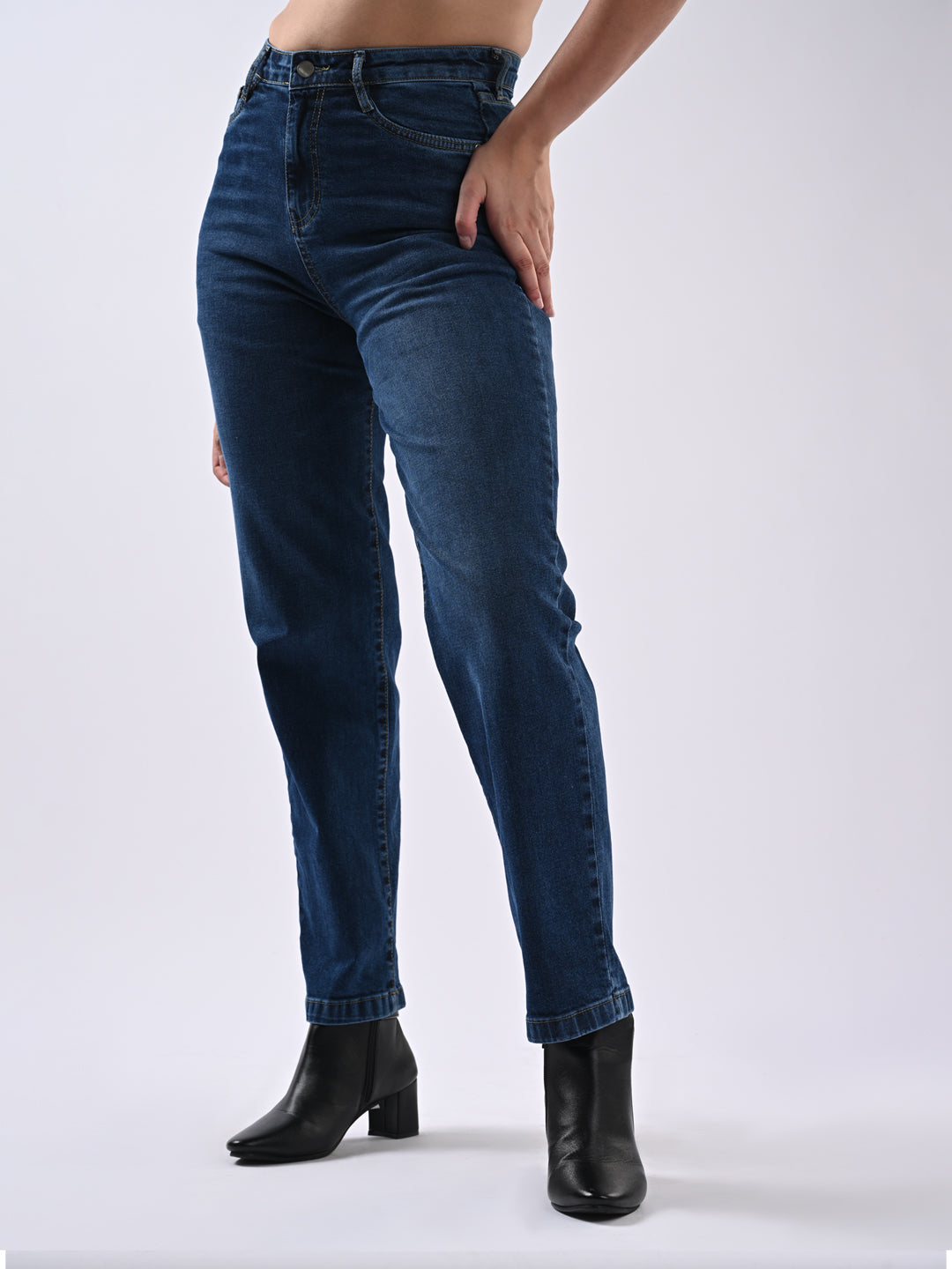 Women High-Rise Loose Straight Fit Jeans