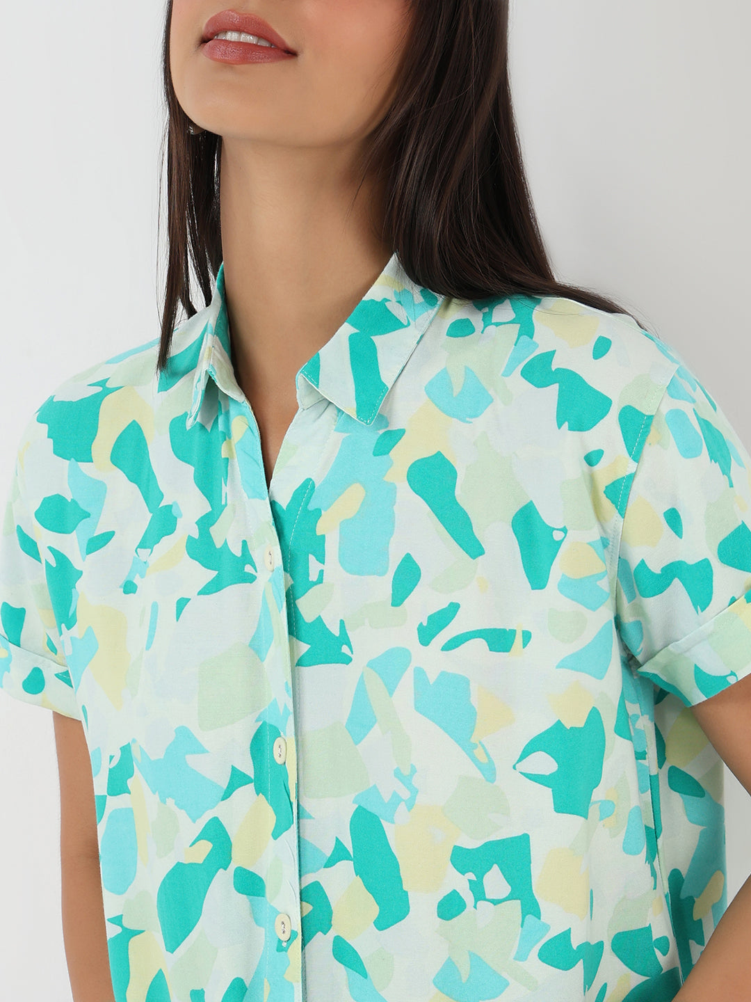 Women Marble Print Crop Shirt