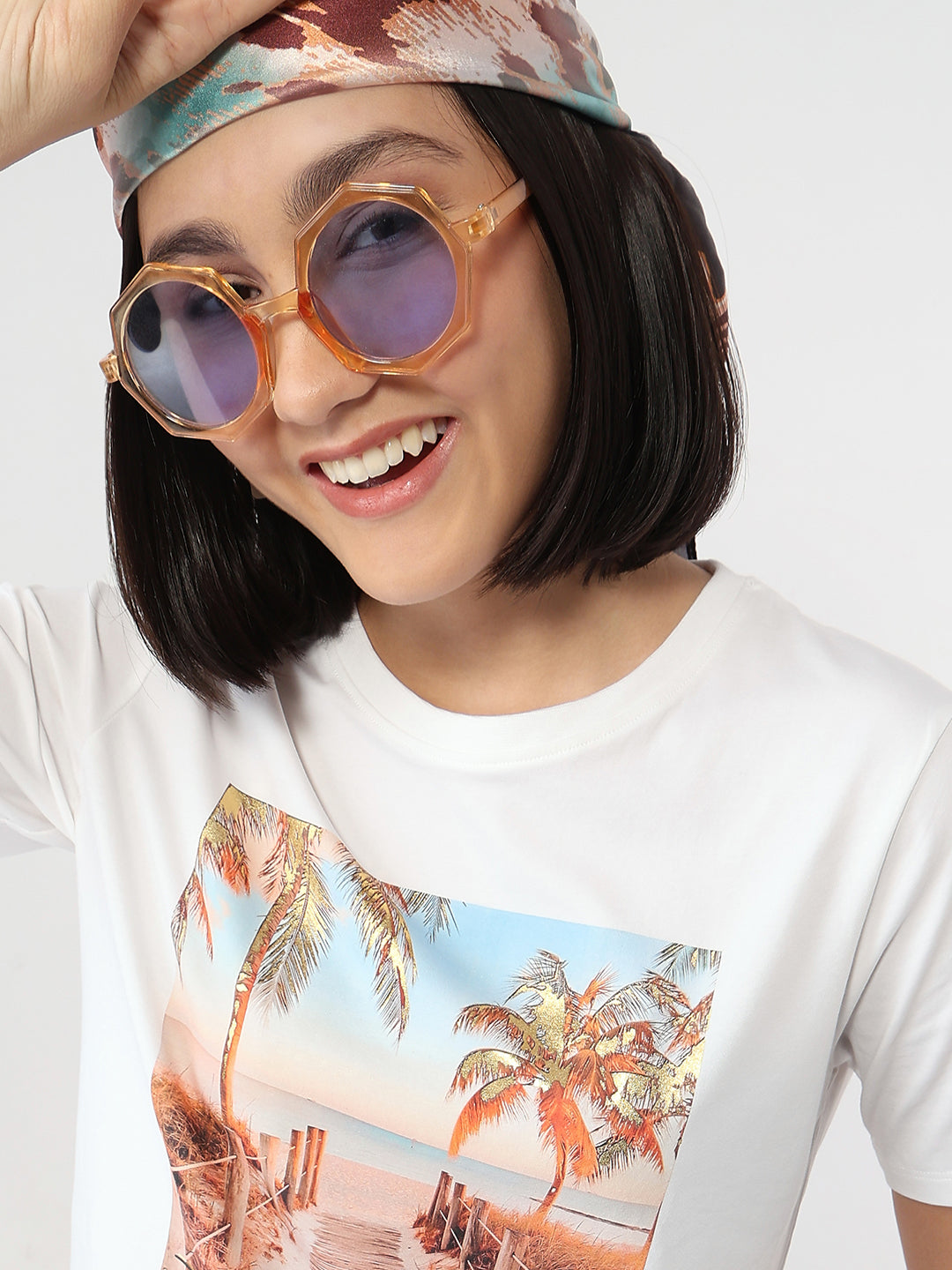 Women White Graphic Tees