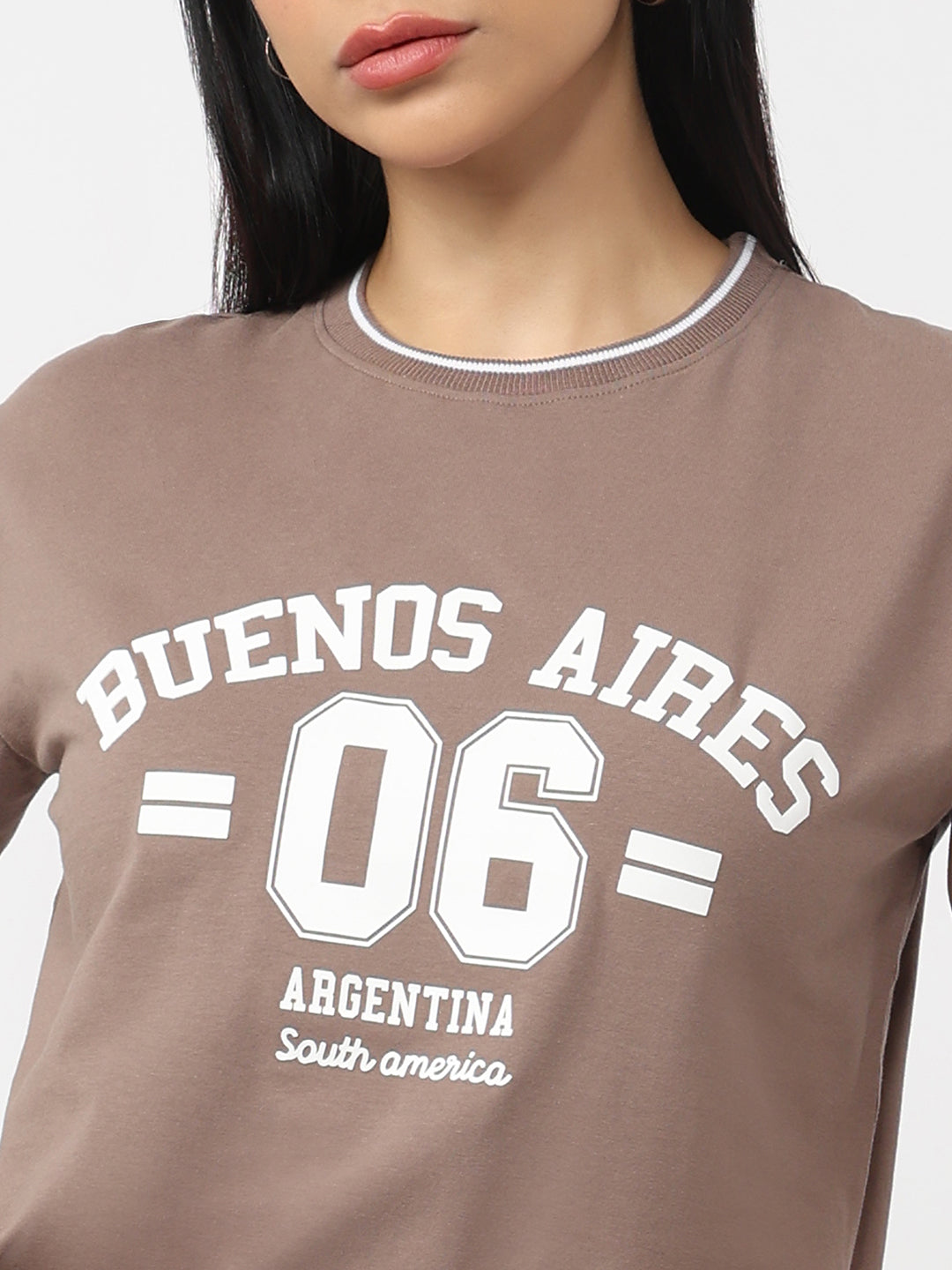 Women Oyster Graphic Crop Tees