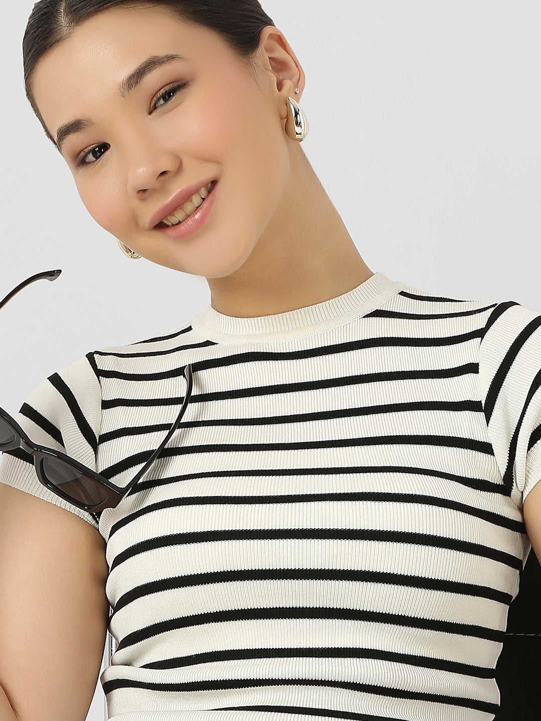 Women Black/White Stripe Flat Knit