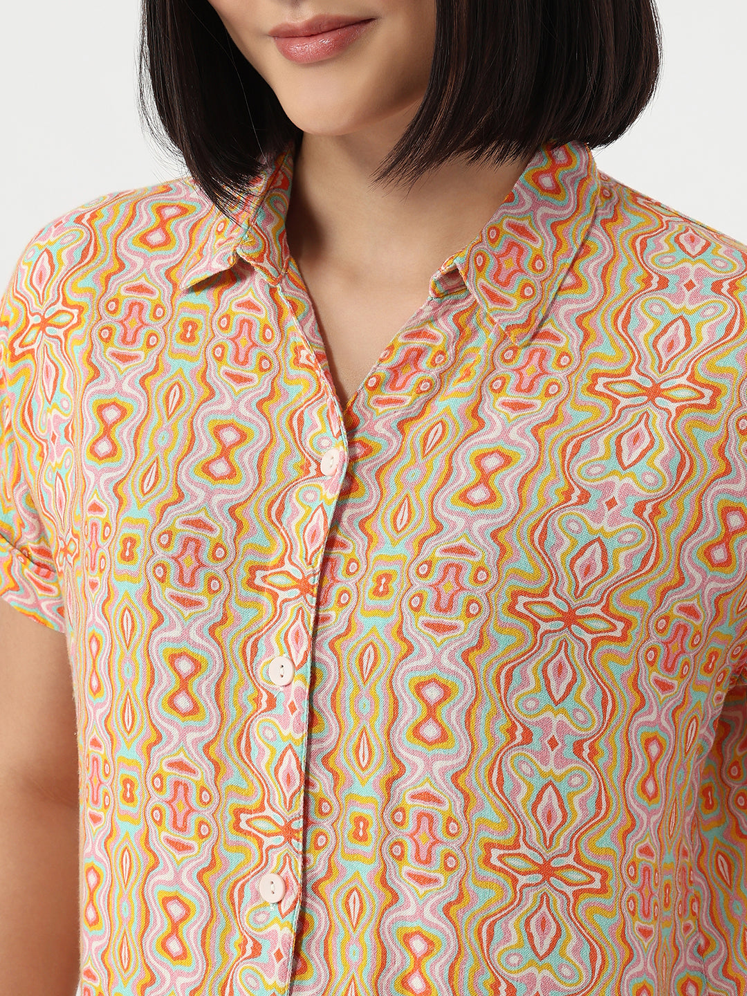 Women Kaleidoscope Print Crop Shirt