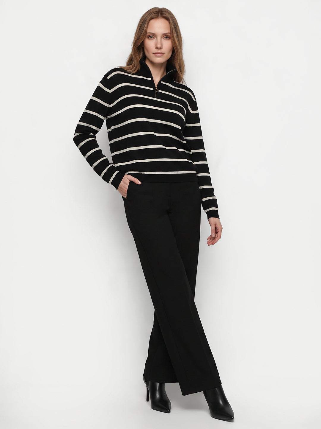 Women Black/Ivory Flat Knit