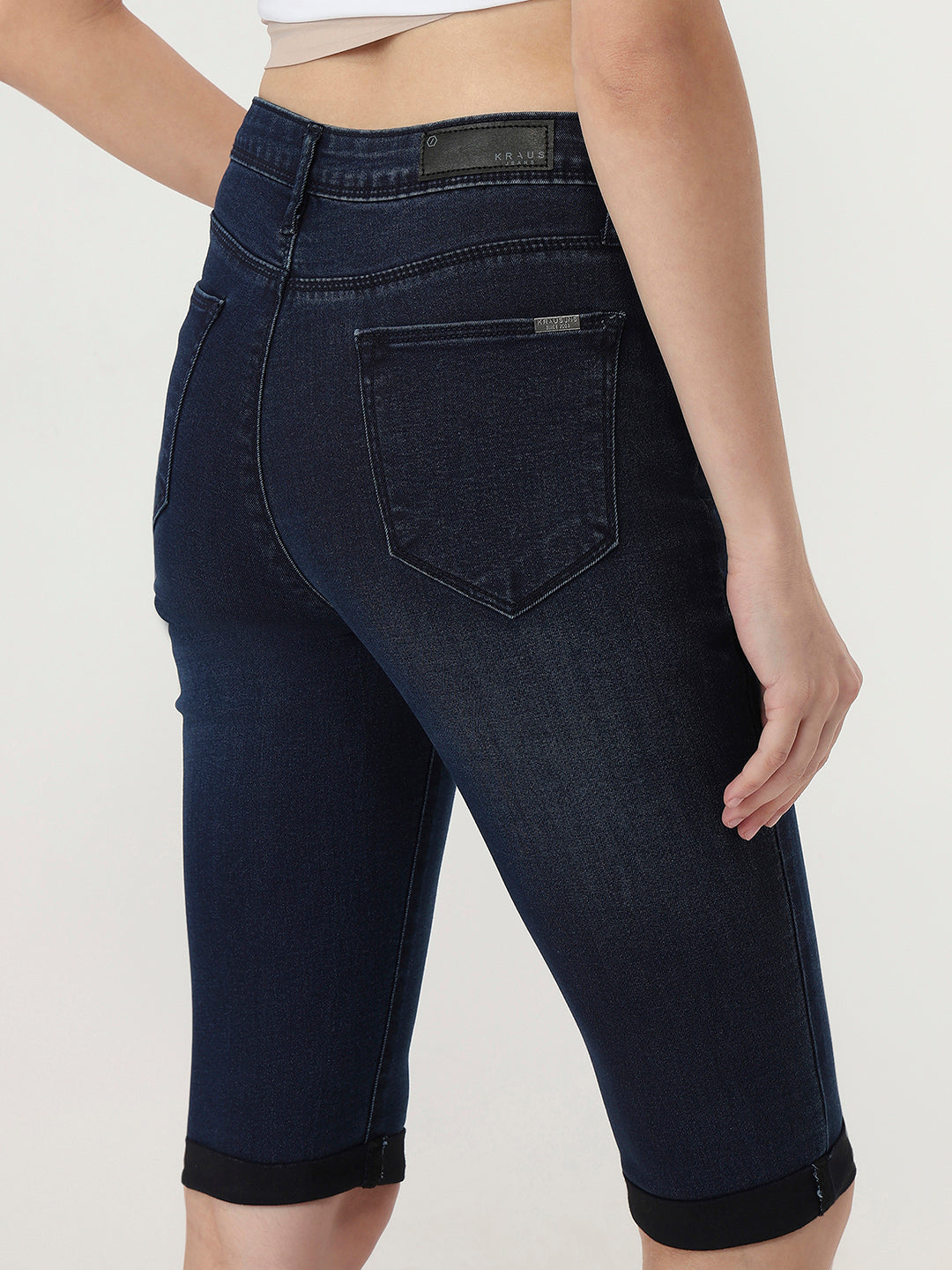 Women Mid-Rise Slim Fit Capri