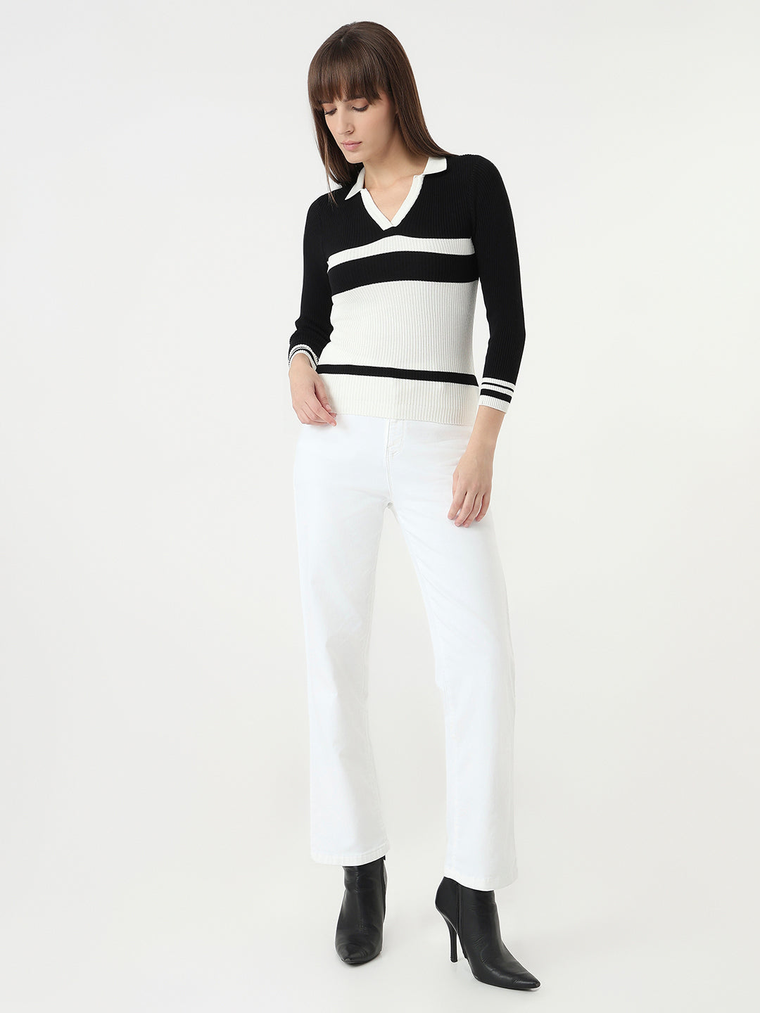 Women Black/White Slim Fit Flat Knit