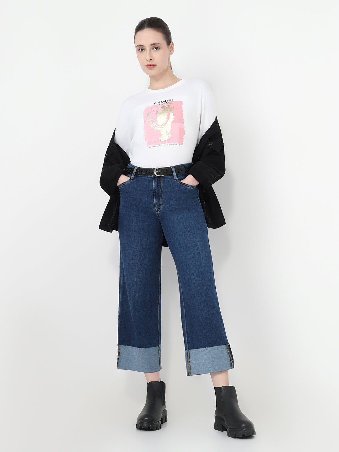 Women White Slim Fit Graphic T-Shirt