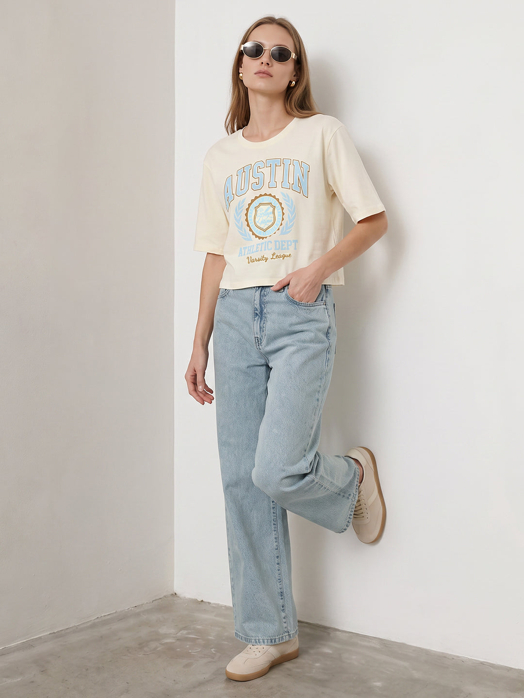 Women Light Blue High-Rise Crop Wide Leg Jeans