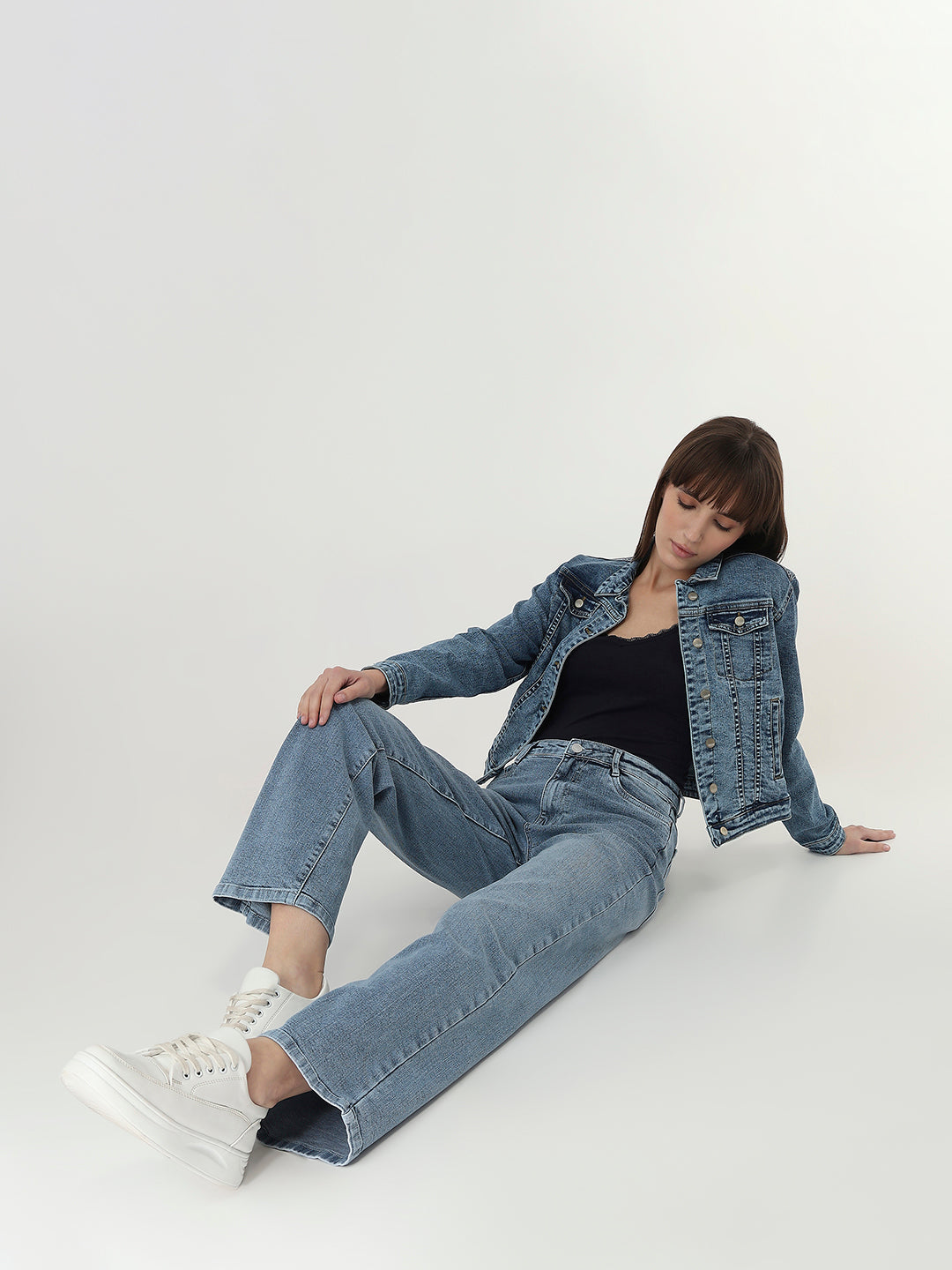 Women Light Blue Straight Fit Jeans