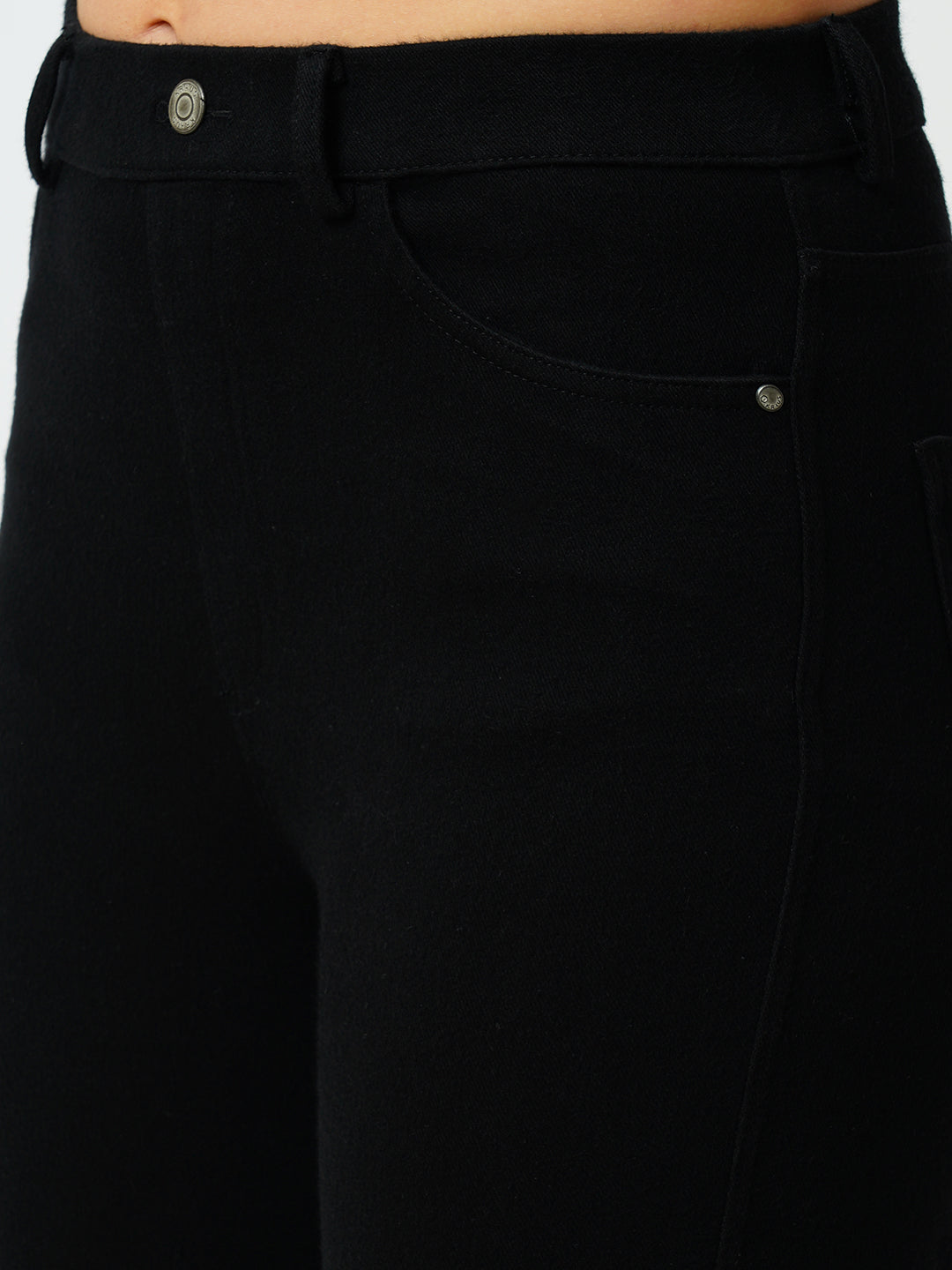 Women Black Solid Jeggings