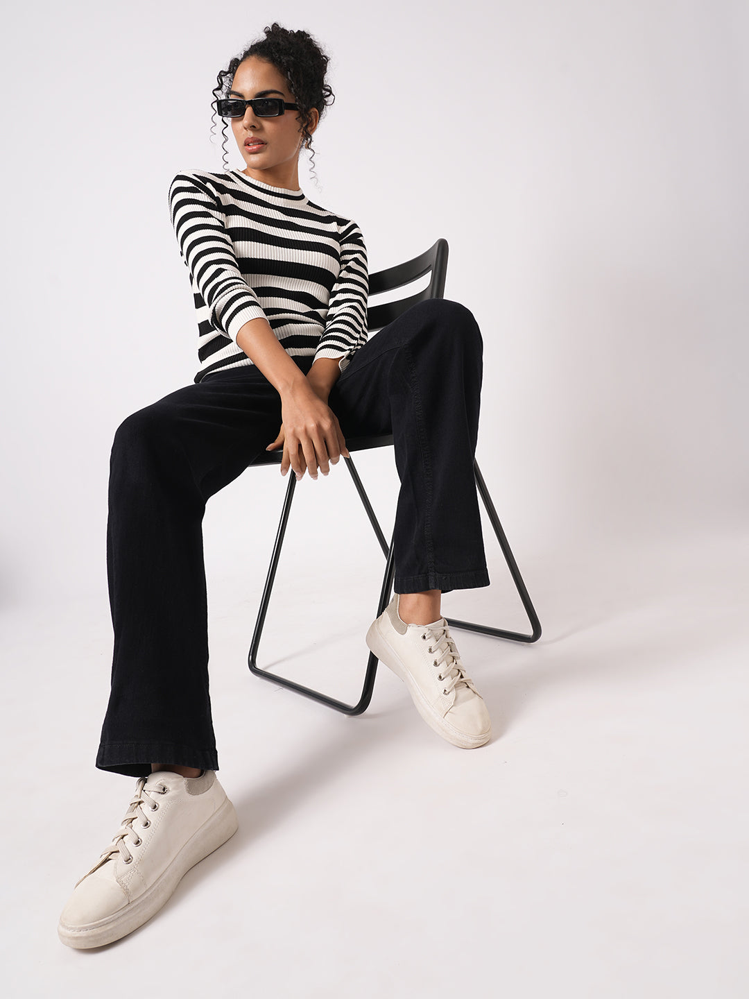 Women Black High-Rise Loose Straight Jeans