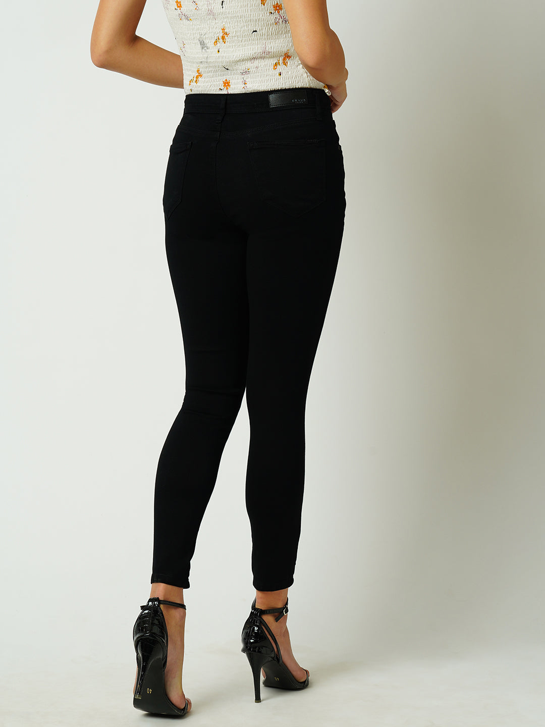 Women Black High-Rise Slimming Skinny Jeans