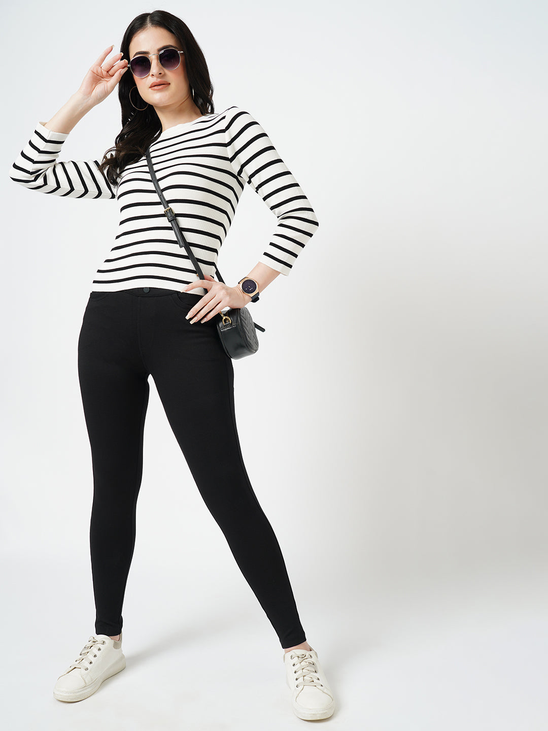 Women Black & White Slim Fit Flat Knit