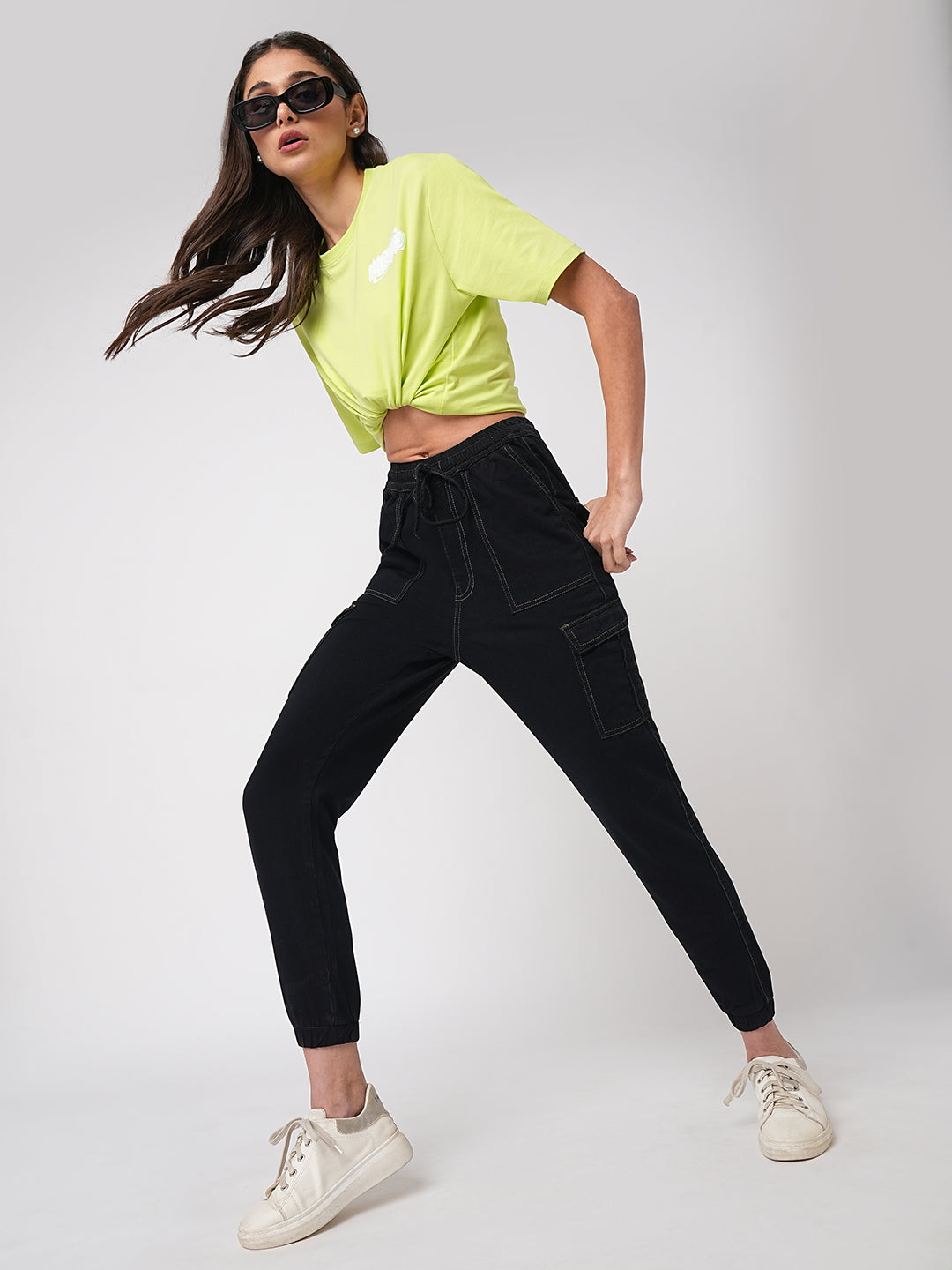 Women Black Mid-Rise Cargo Jogger