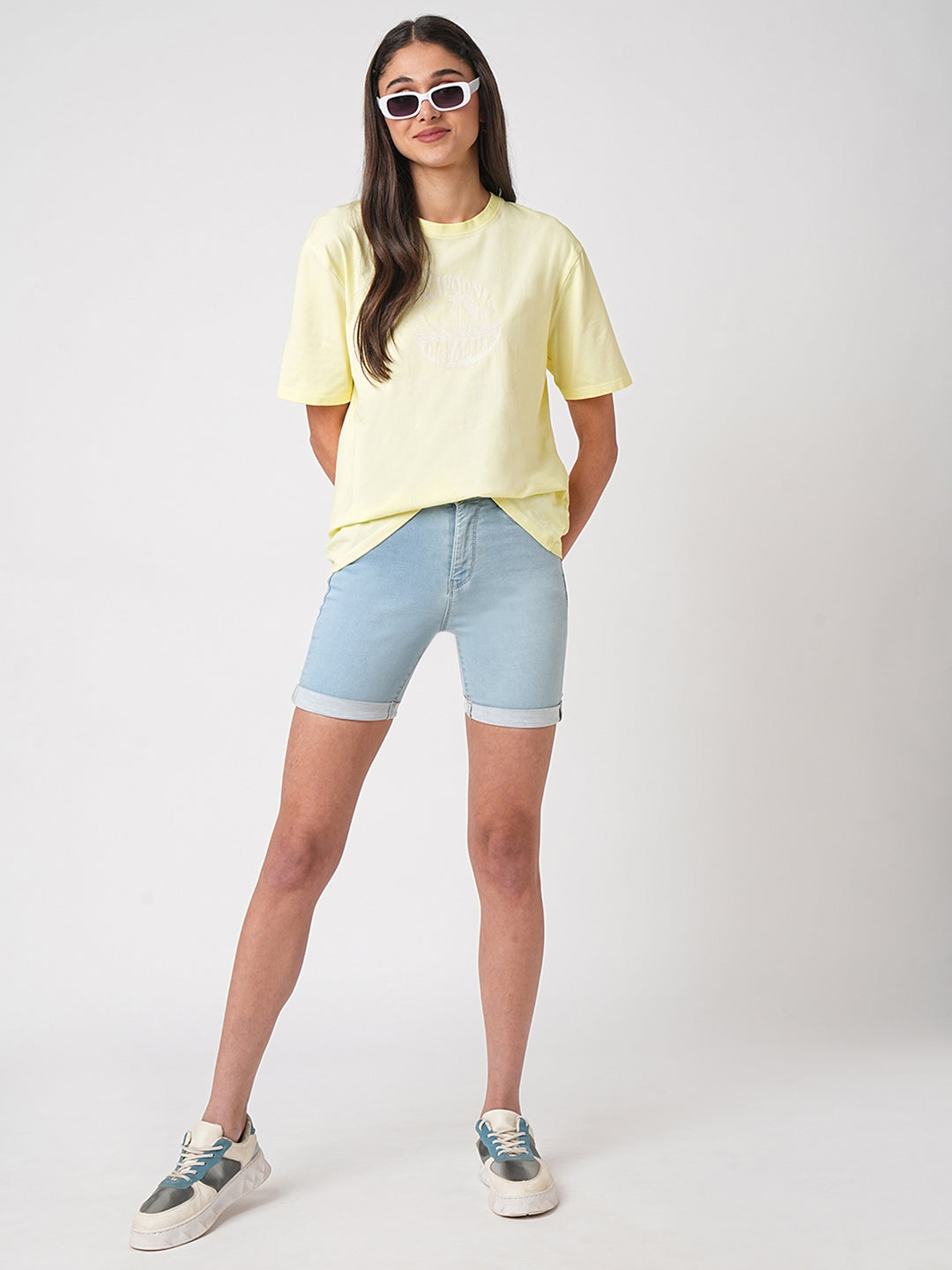 Women Light Blue Mid-Rise Capri