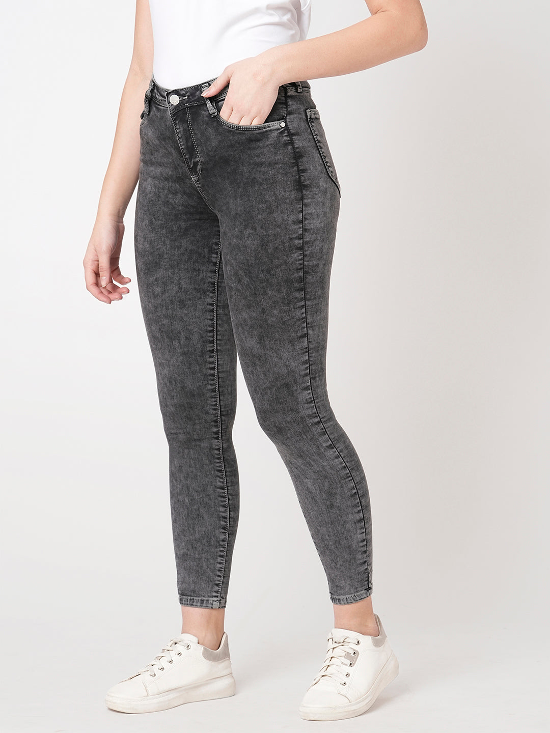 Women Mid-Rise Skinny Jeans