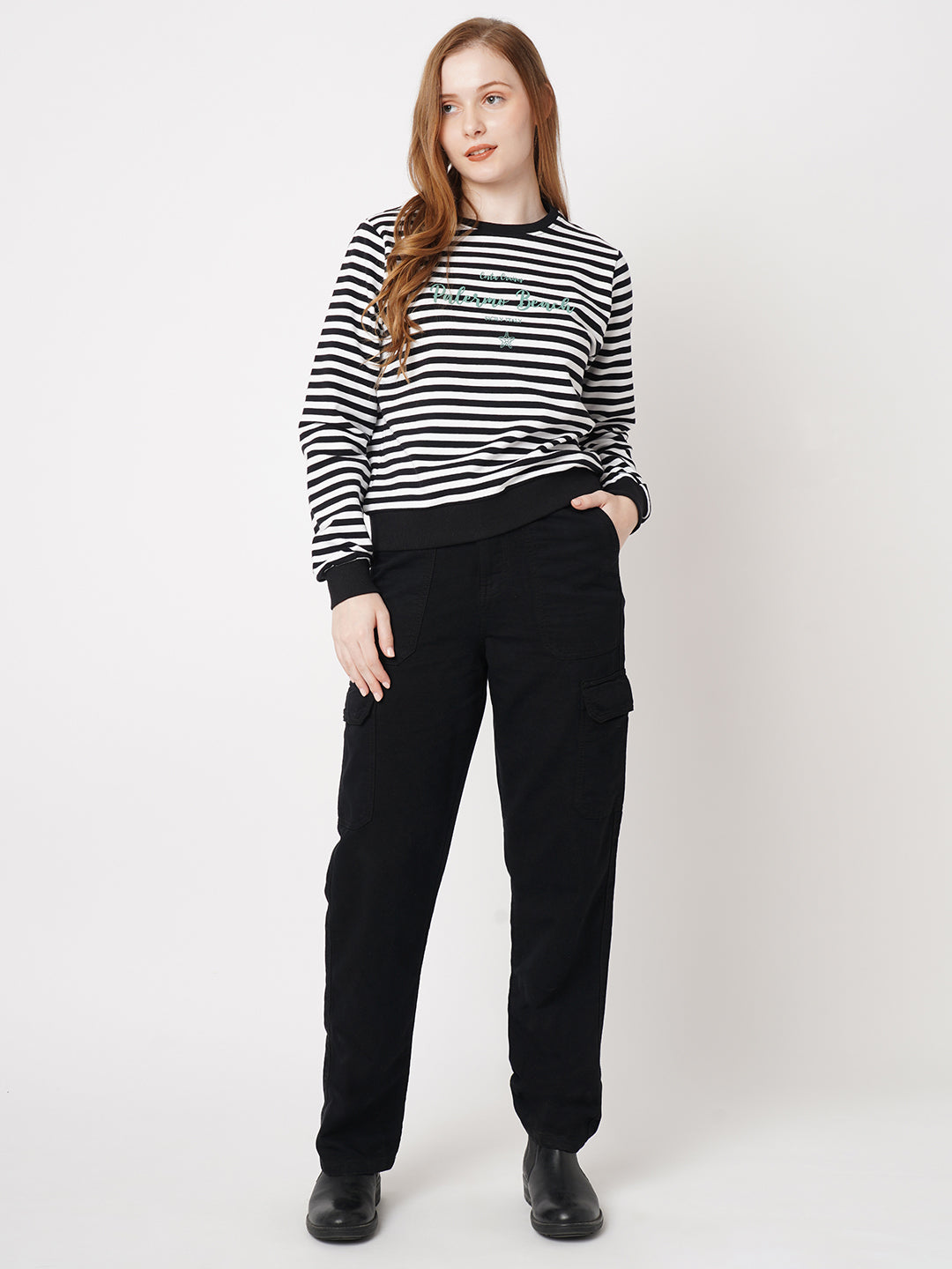 Women Black/White Slim Fit Sweatshirt