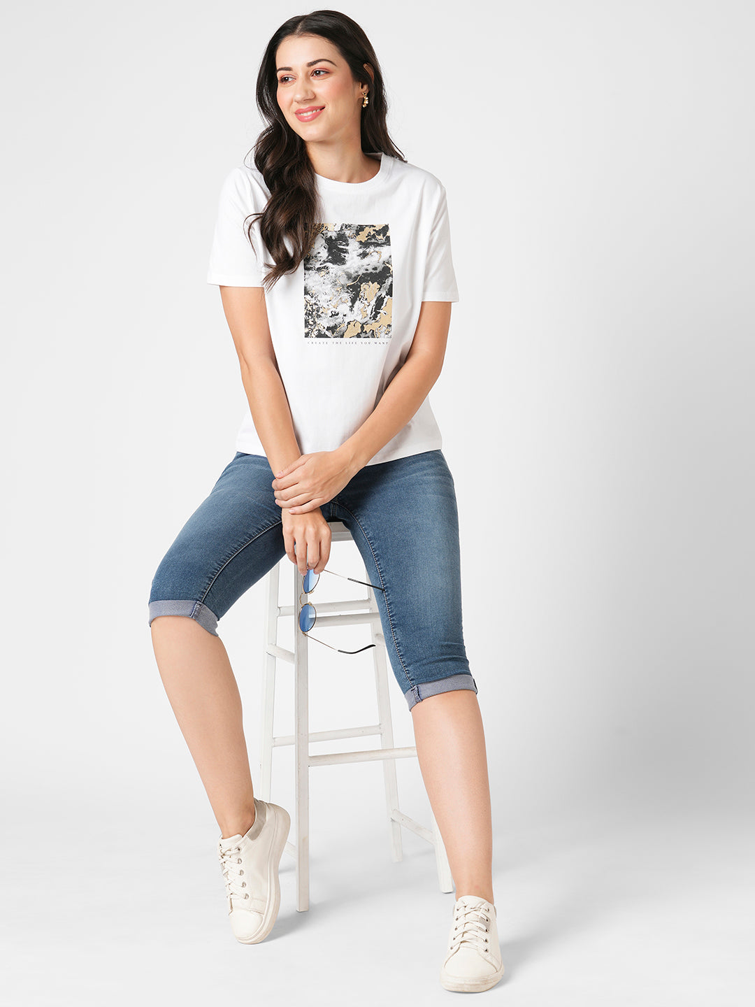 Women Blue High-Rise Capri