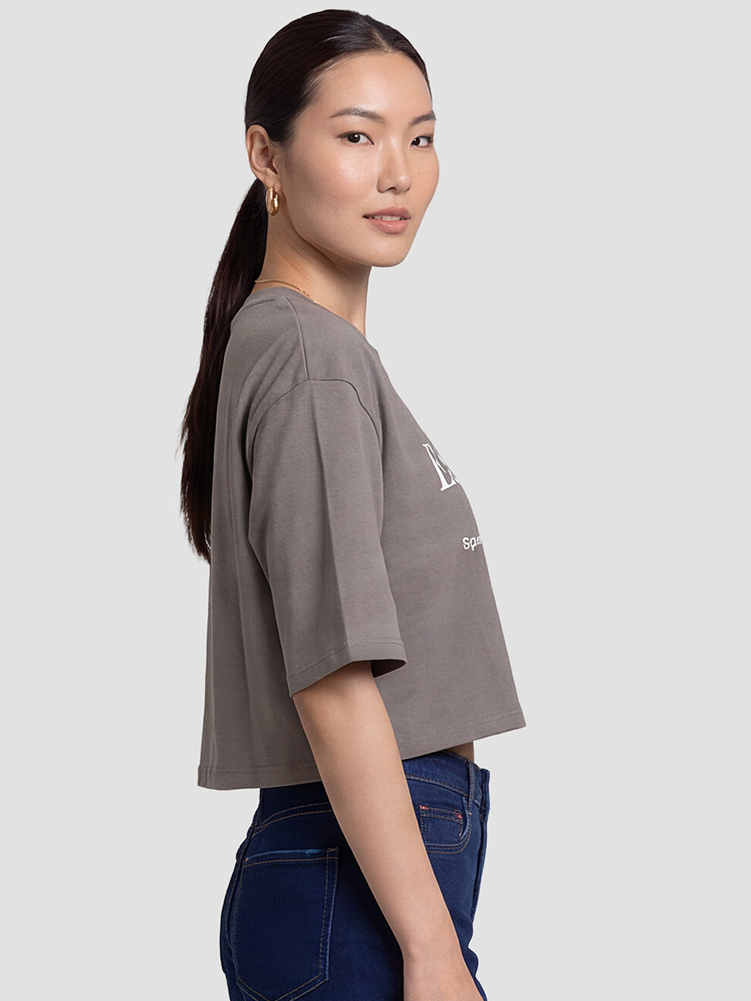 Women Oyester Graphic Crop T-Shirt
