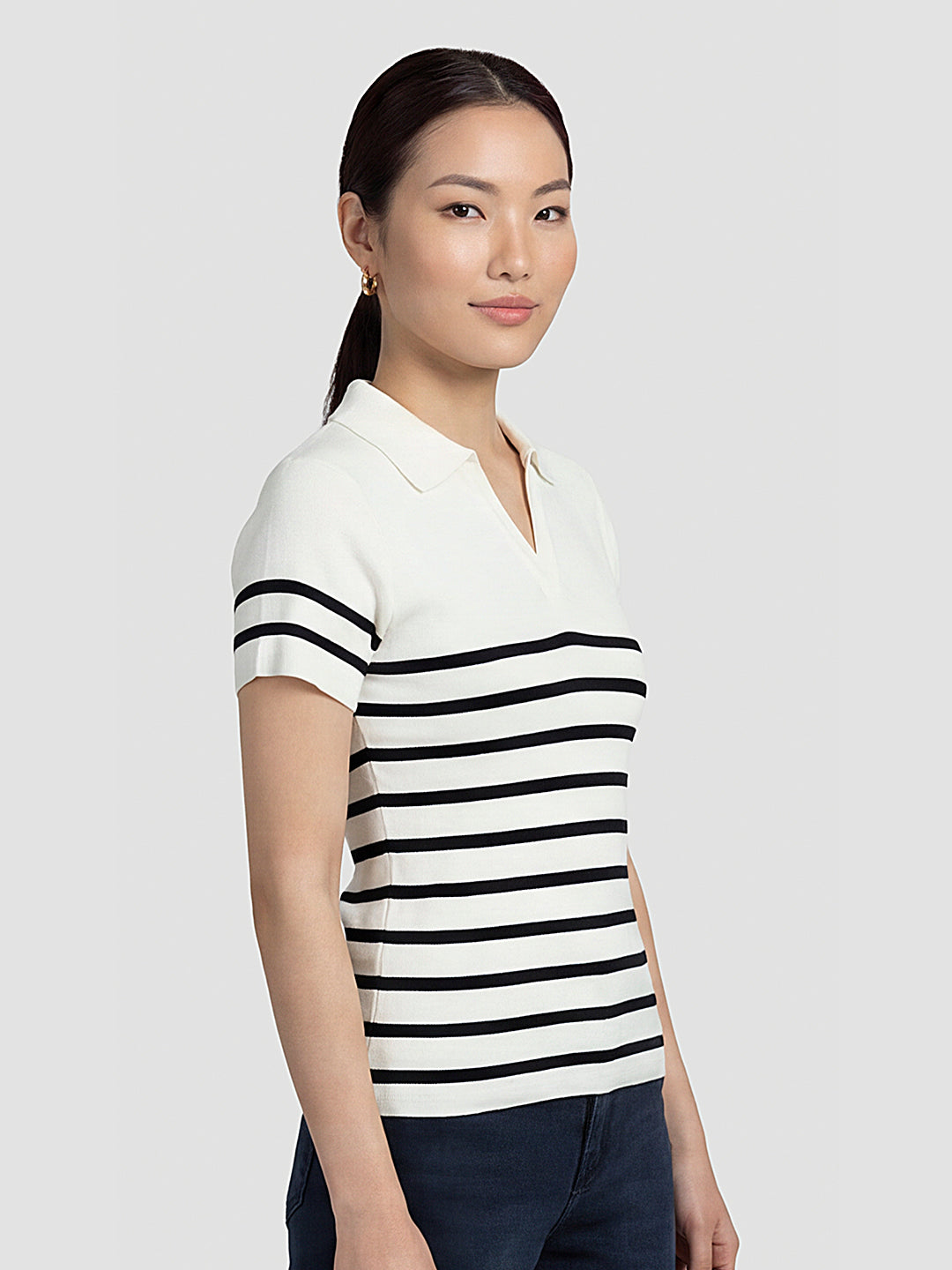 Women White/Black Flat Knit