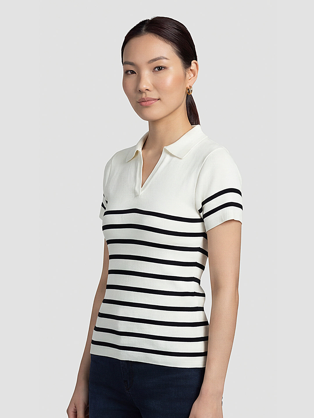 Women White/Black Flat Knit