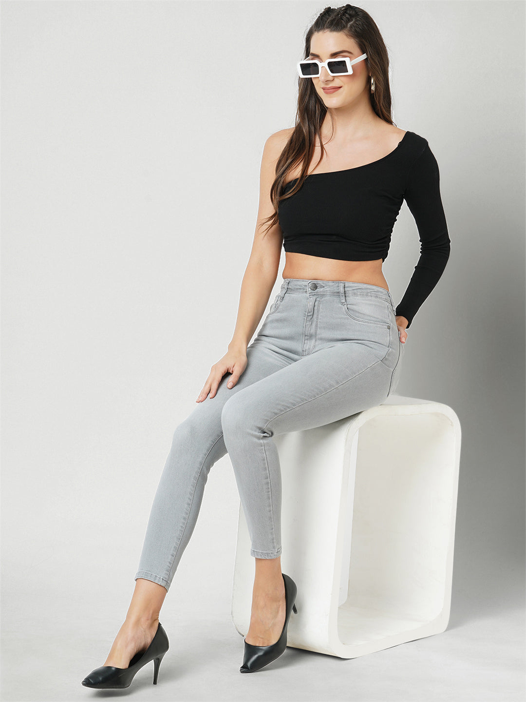Women Grey Super High-Rise Super Skinny Jeans