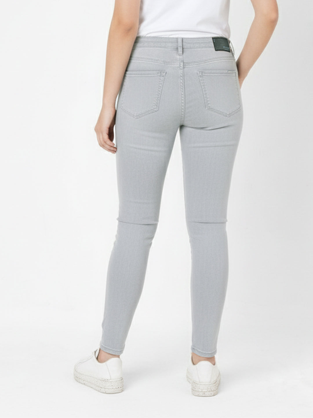Women Grey Super High-Rise Super Skinny Jeans