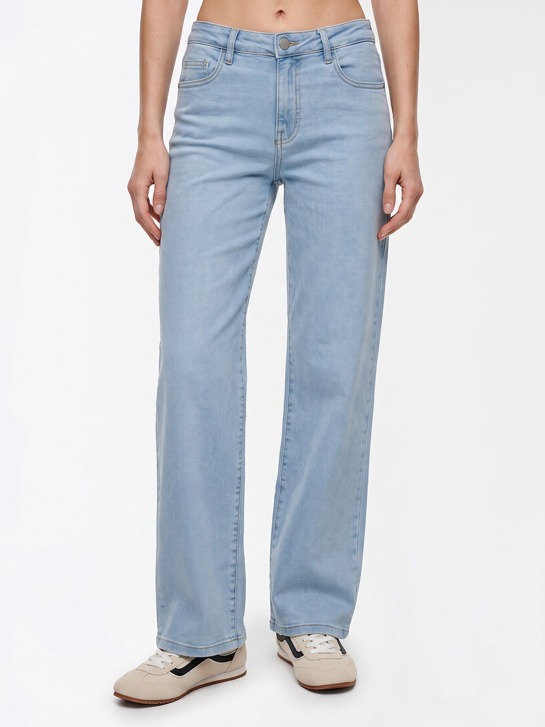 Women Light Blue Mid-Rise Straight Fit Jeans