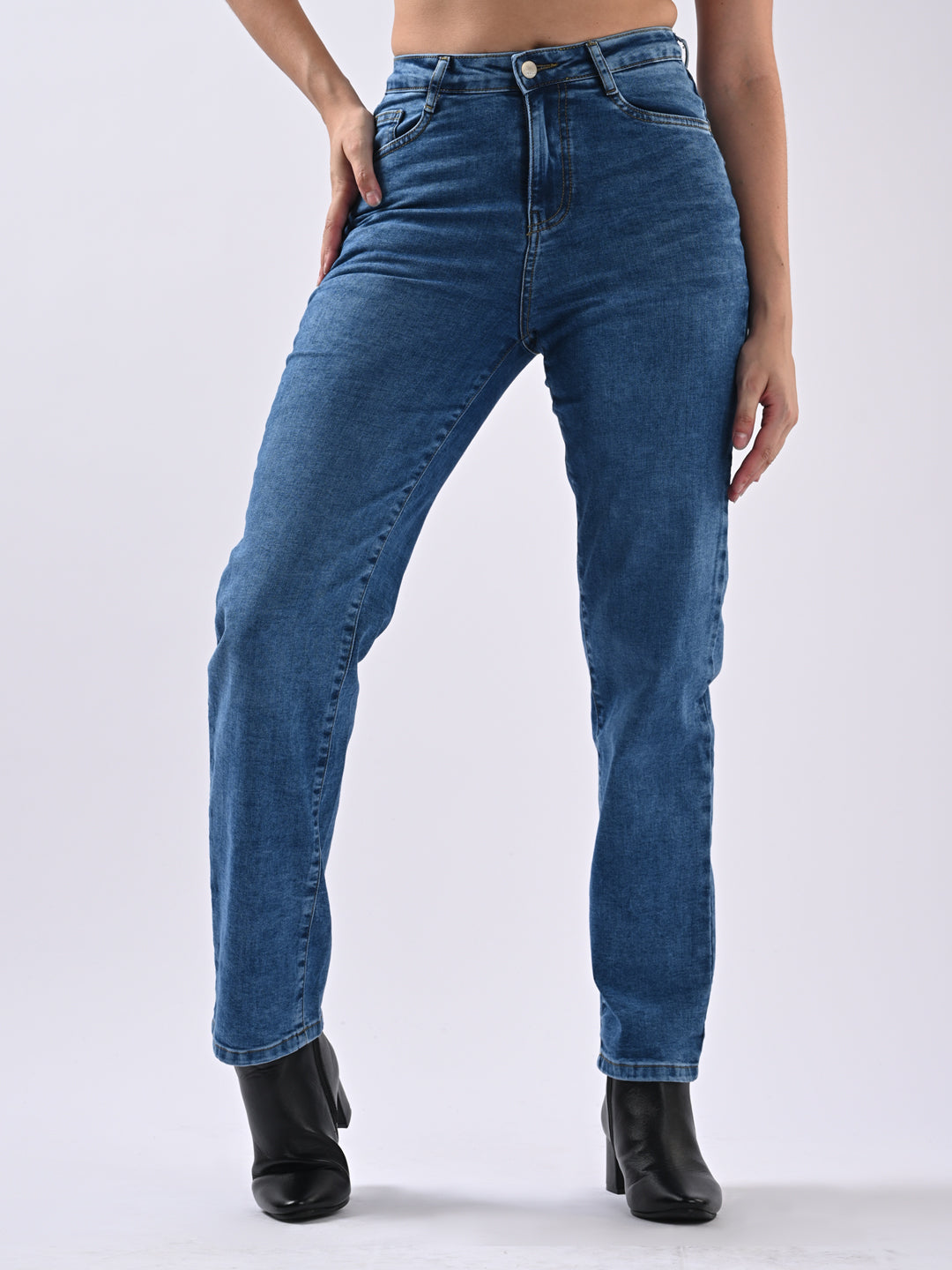 Women High Rise Relax Straight Fit Jeans