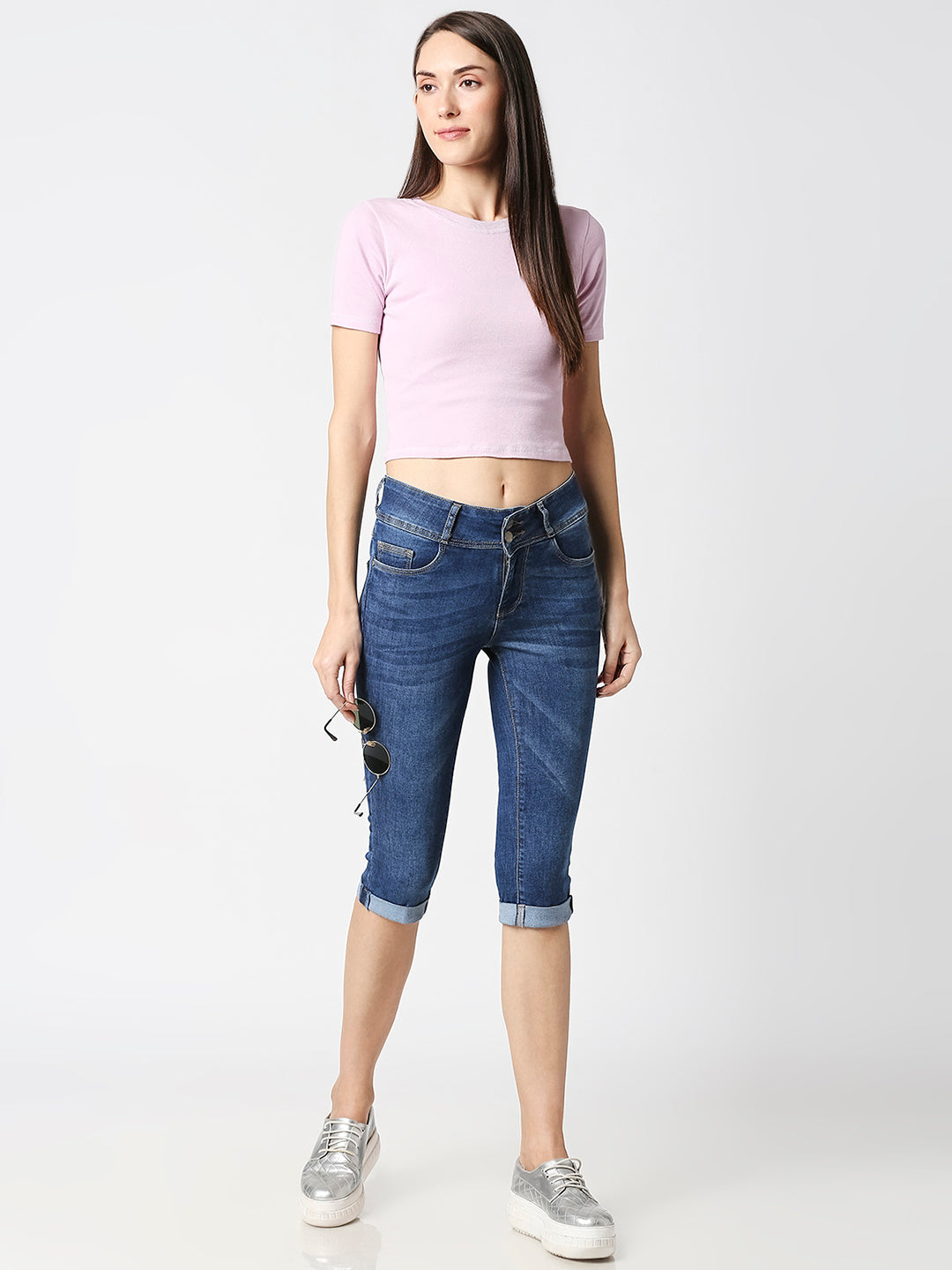 Women Blue Mid-Rise Slim Capri