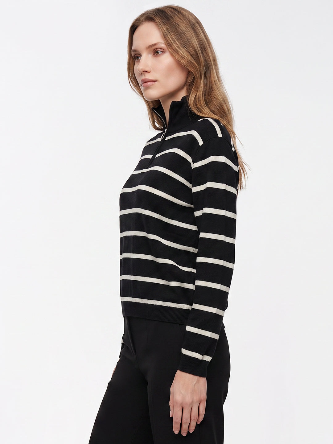 Women Black/Ivory Flat Knit