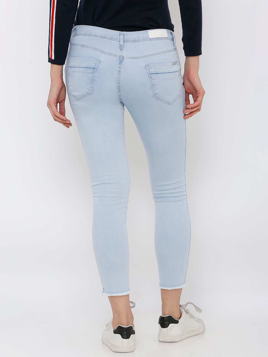 Women Light Blue Mid-Rise Skinny Crop Length Jeans