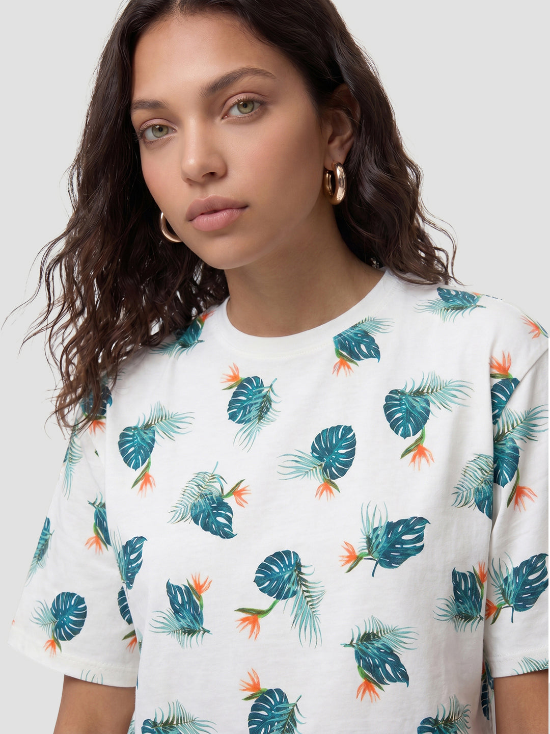Women Leaf Graphic Print Crop Tees
