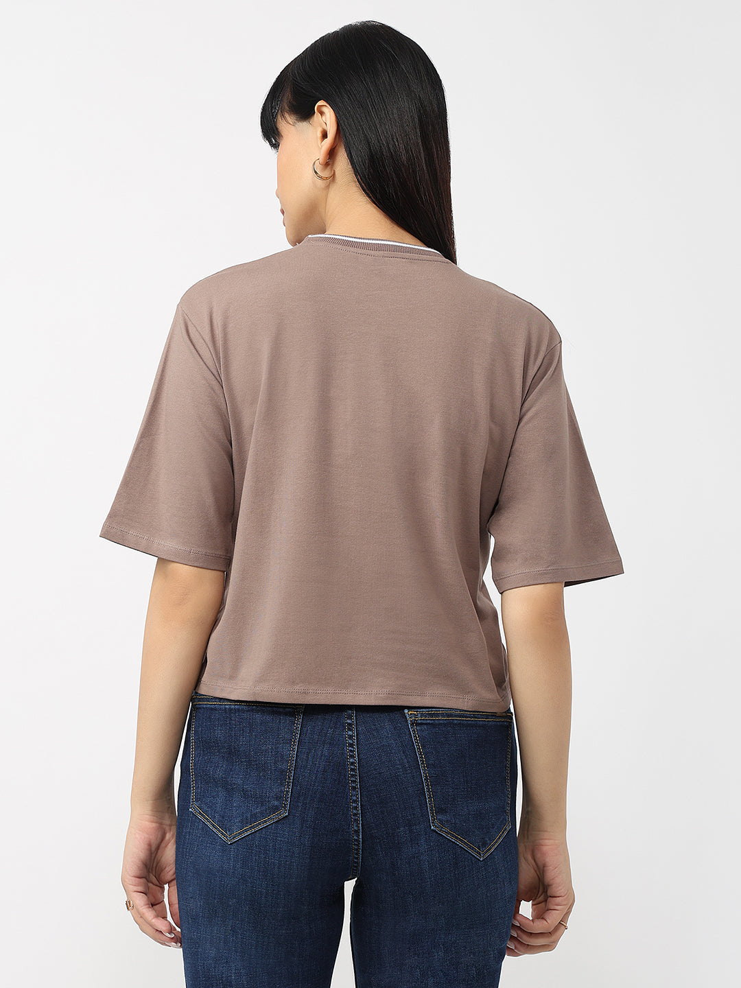 Women Oyster Graphic Crop Tees