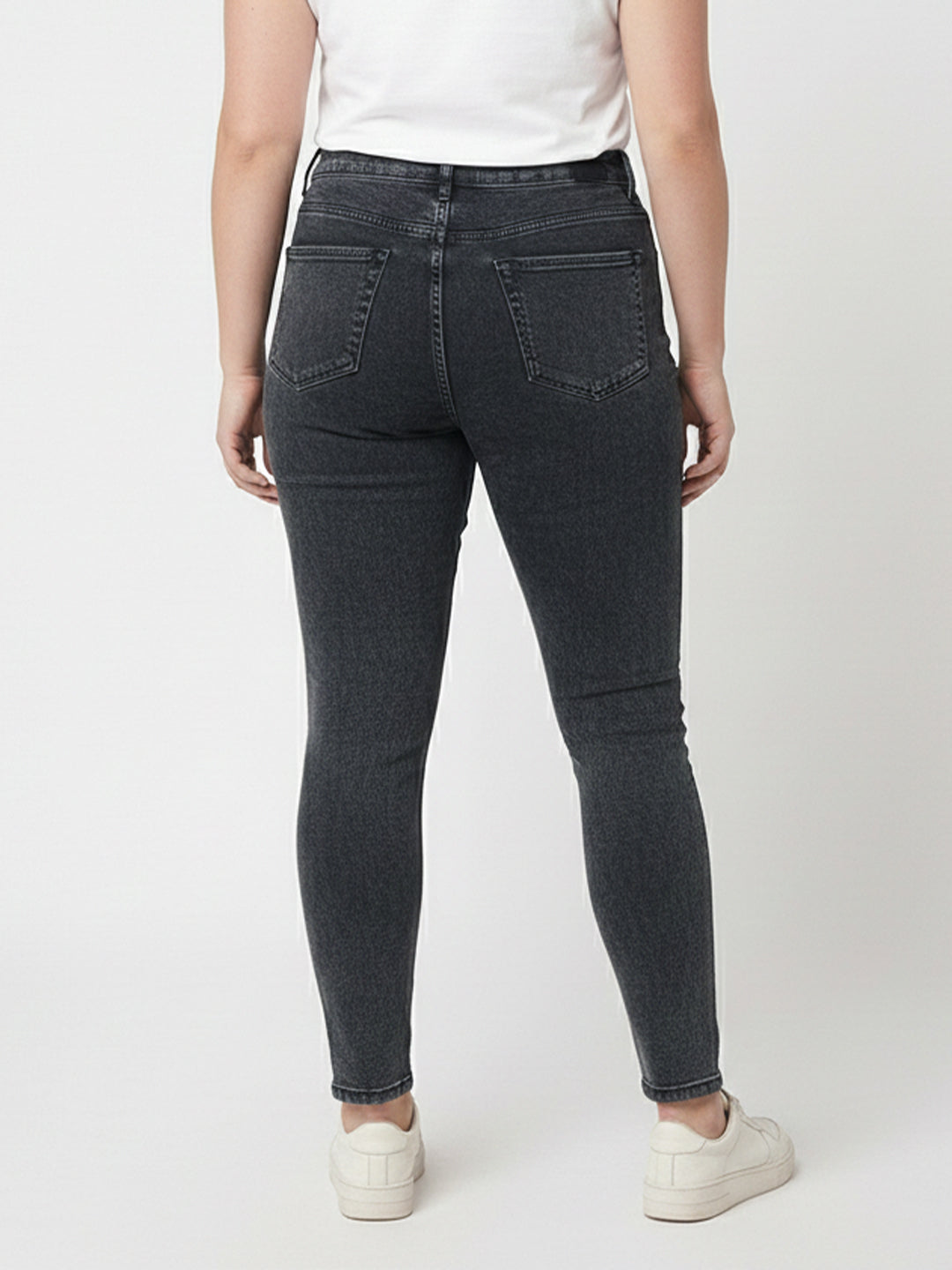 Women Carbon Black Mid-Rise Skinny Jeans