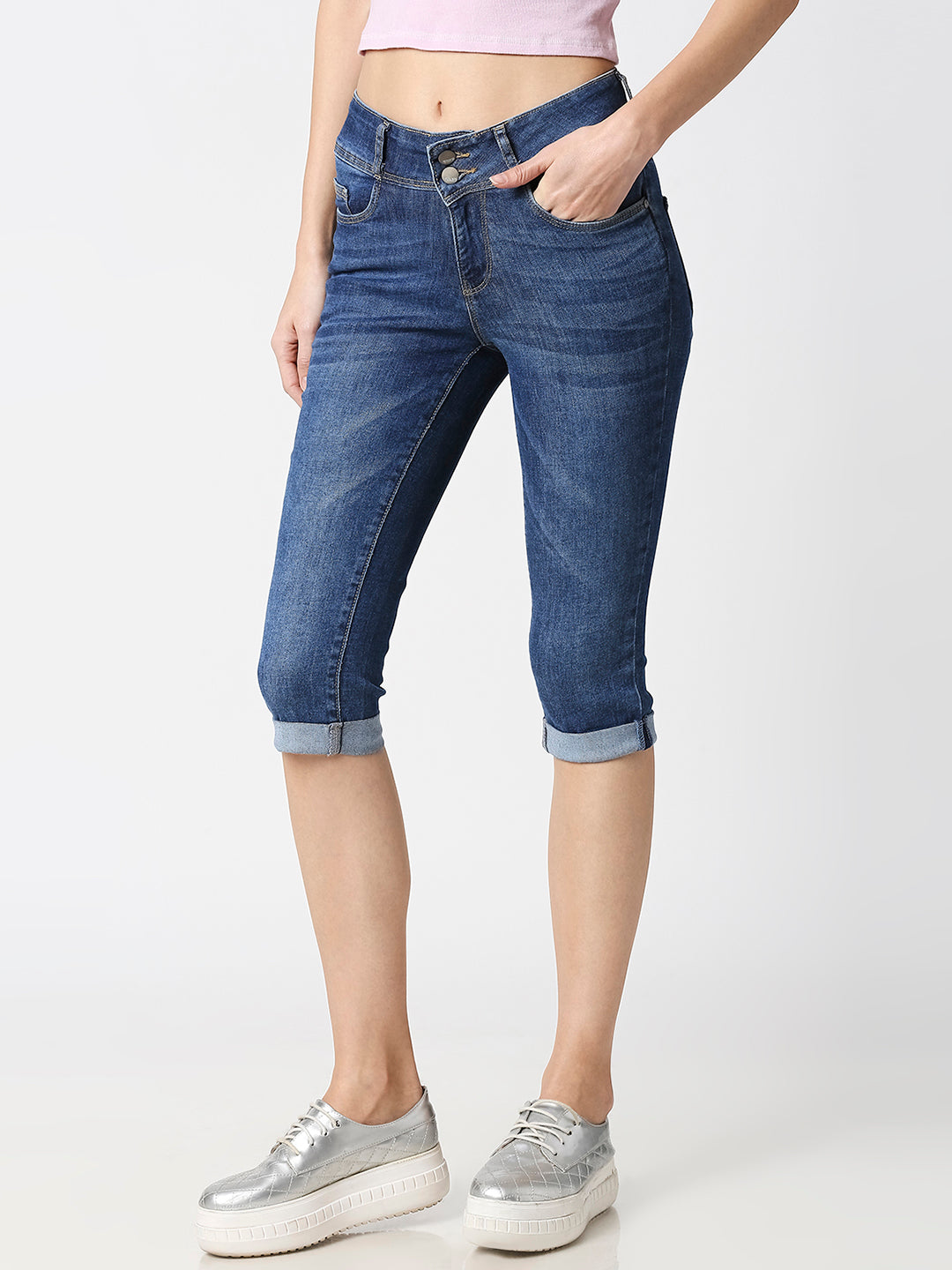 Women Blue Mid-Rise Slim Capri