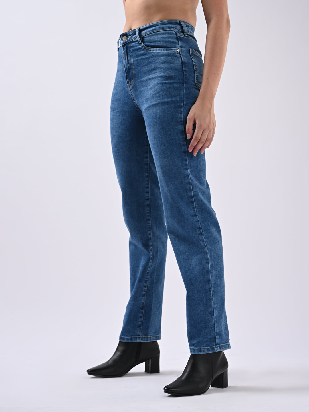 Women High Rise Relax Straight Fit Jeans